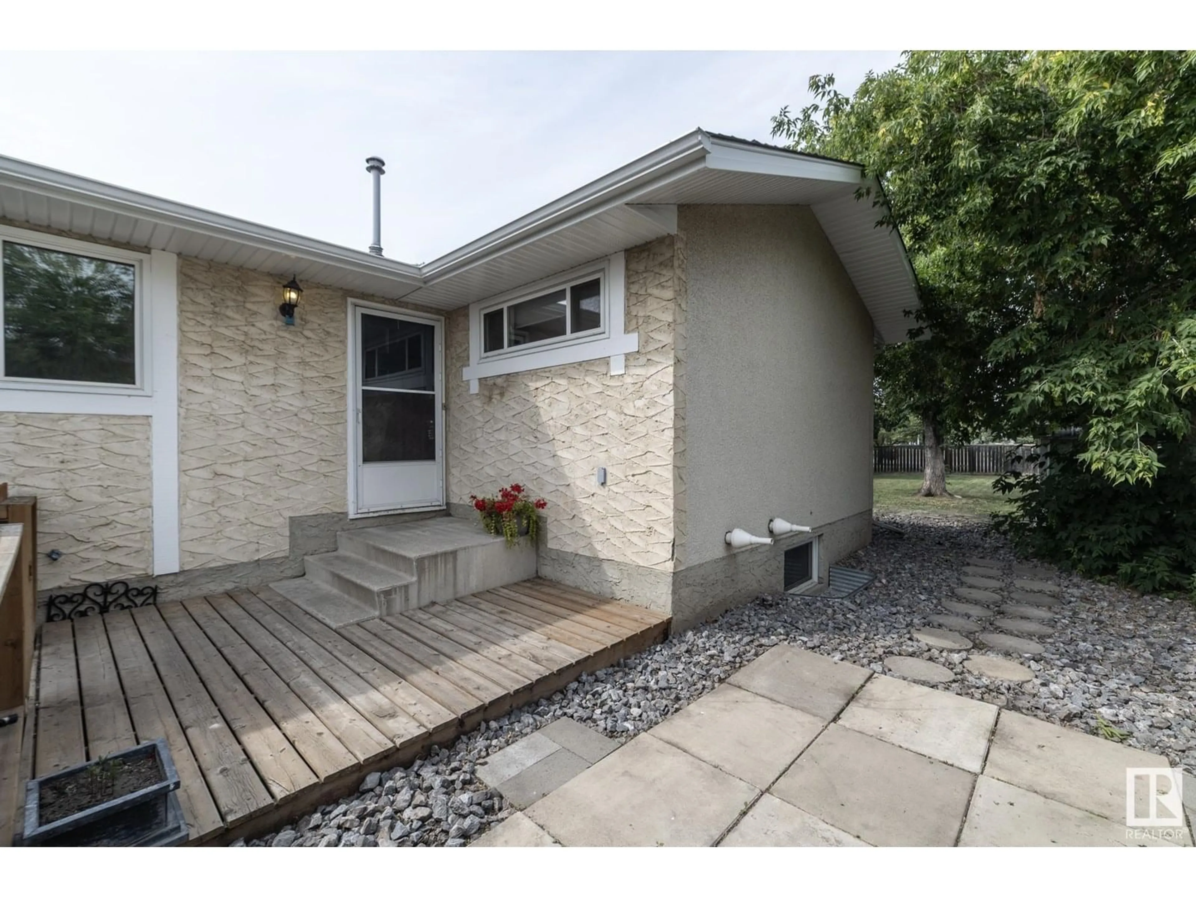 Unknown for 11944 152B AV, Edmonton Alberta T5X1G4