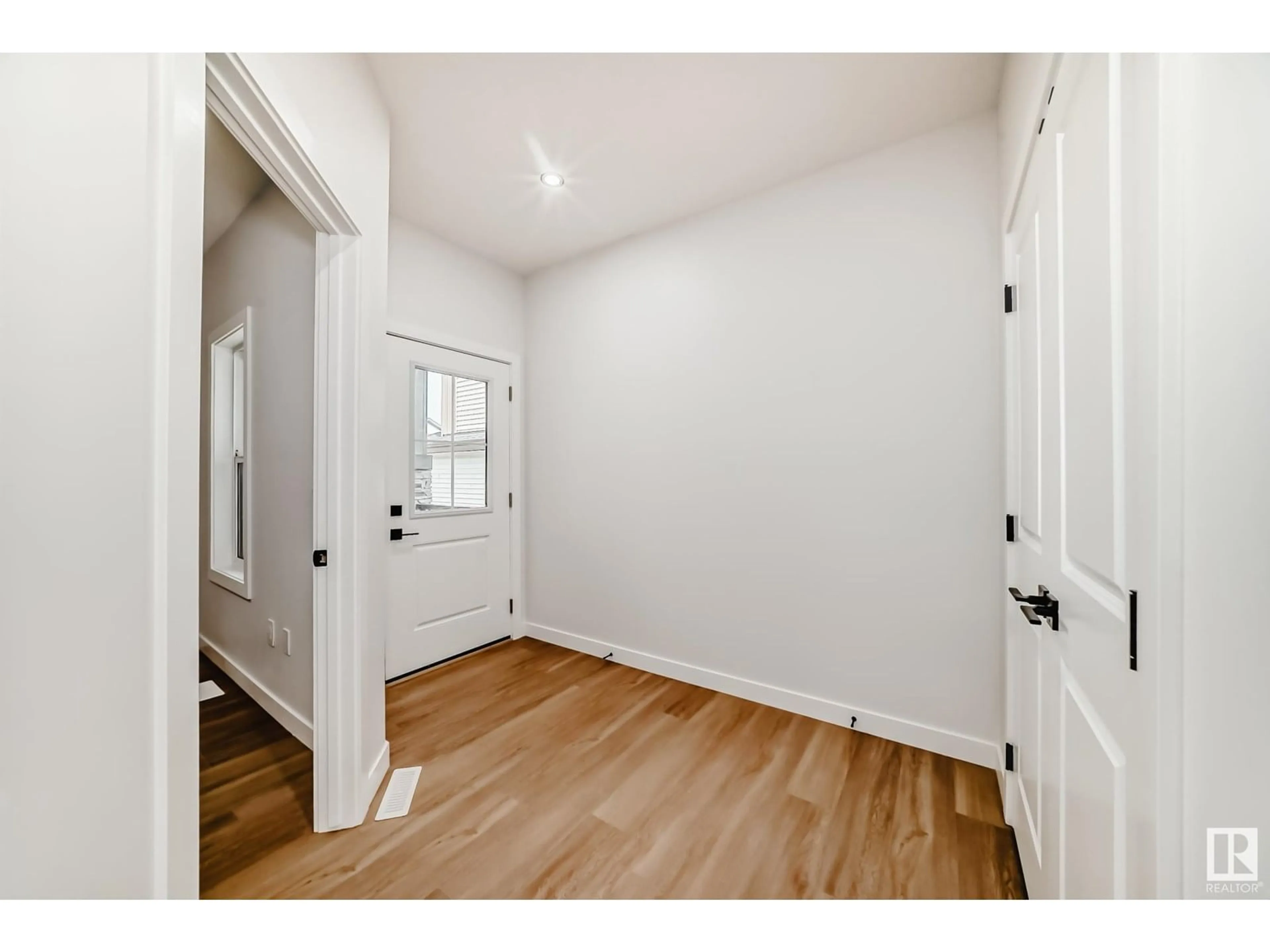 Indoor entryway for 34 ASHBURY CR, Spruce Grove Alberta T7X3C6