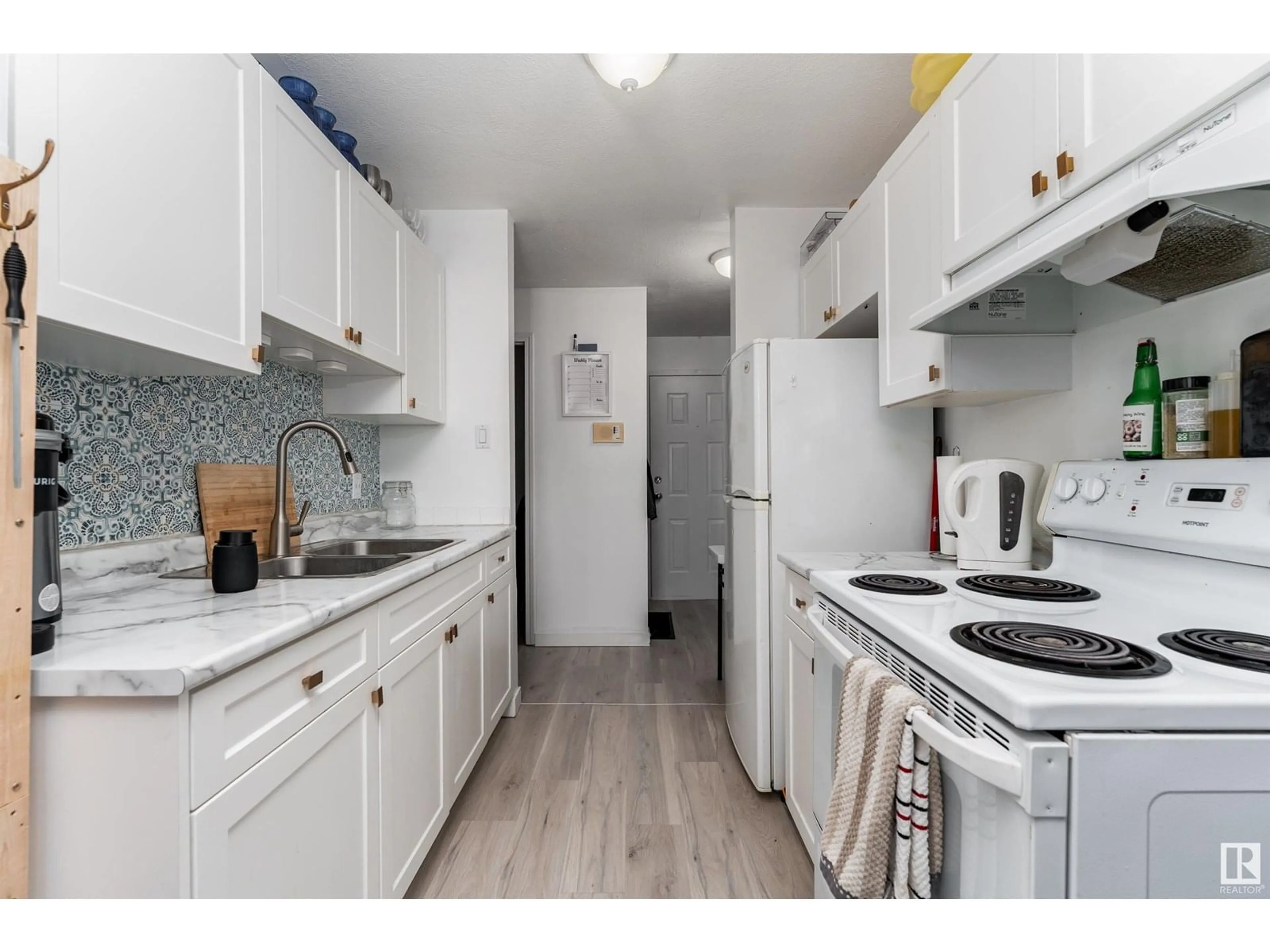 Standard kitchen, unknown for #203 - 8930 149 ST, Edmonton Alberta T5R1B8