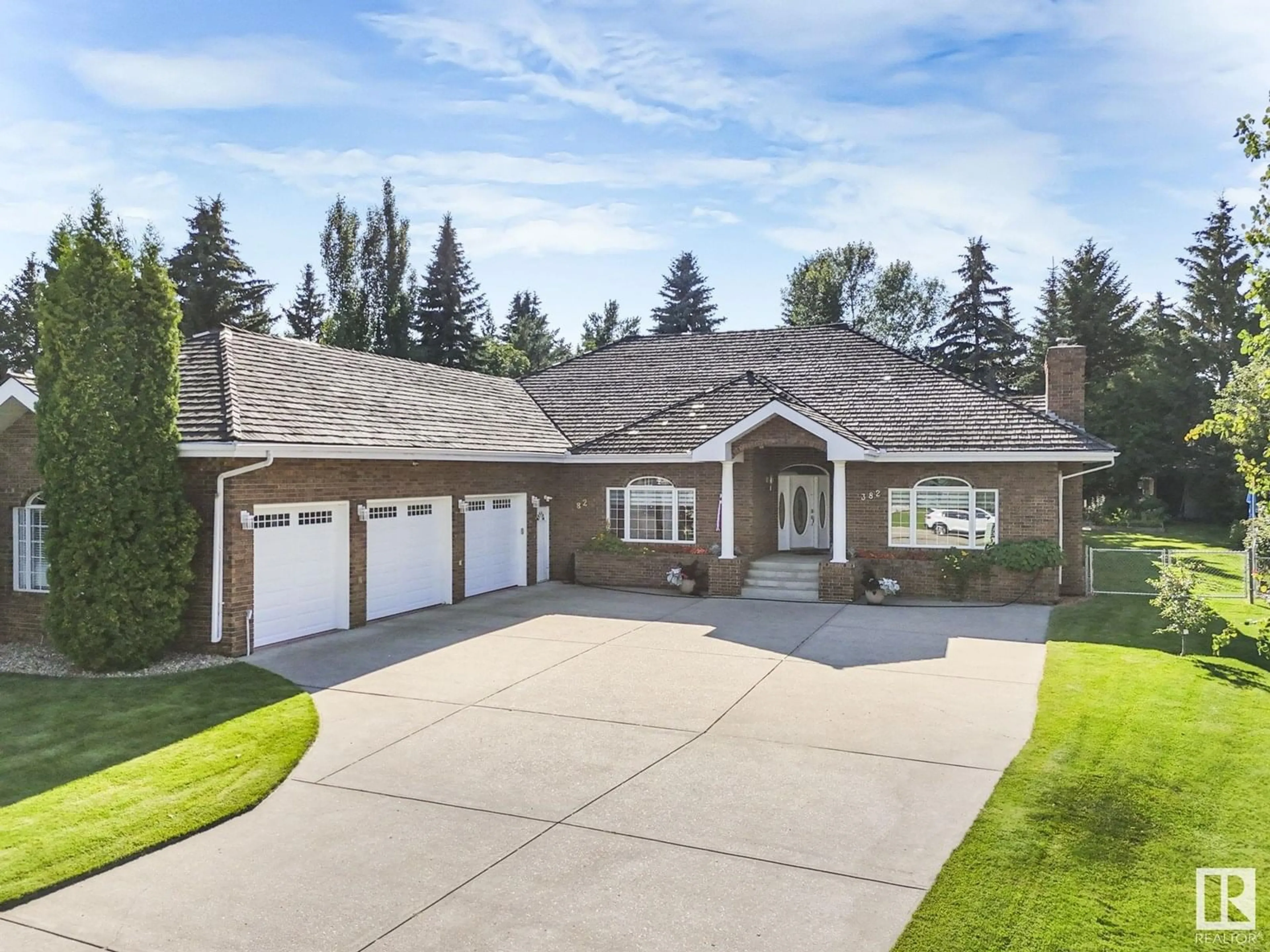Home with brick exterior material, street for 382 ESTATE DR, Sherwood Park Alberta T8B1L8