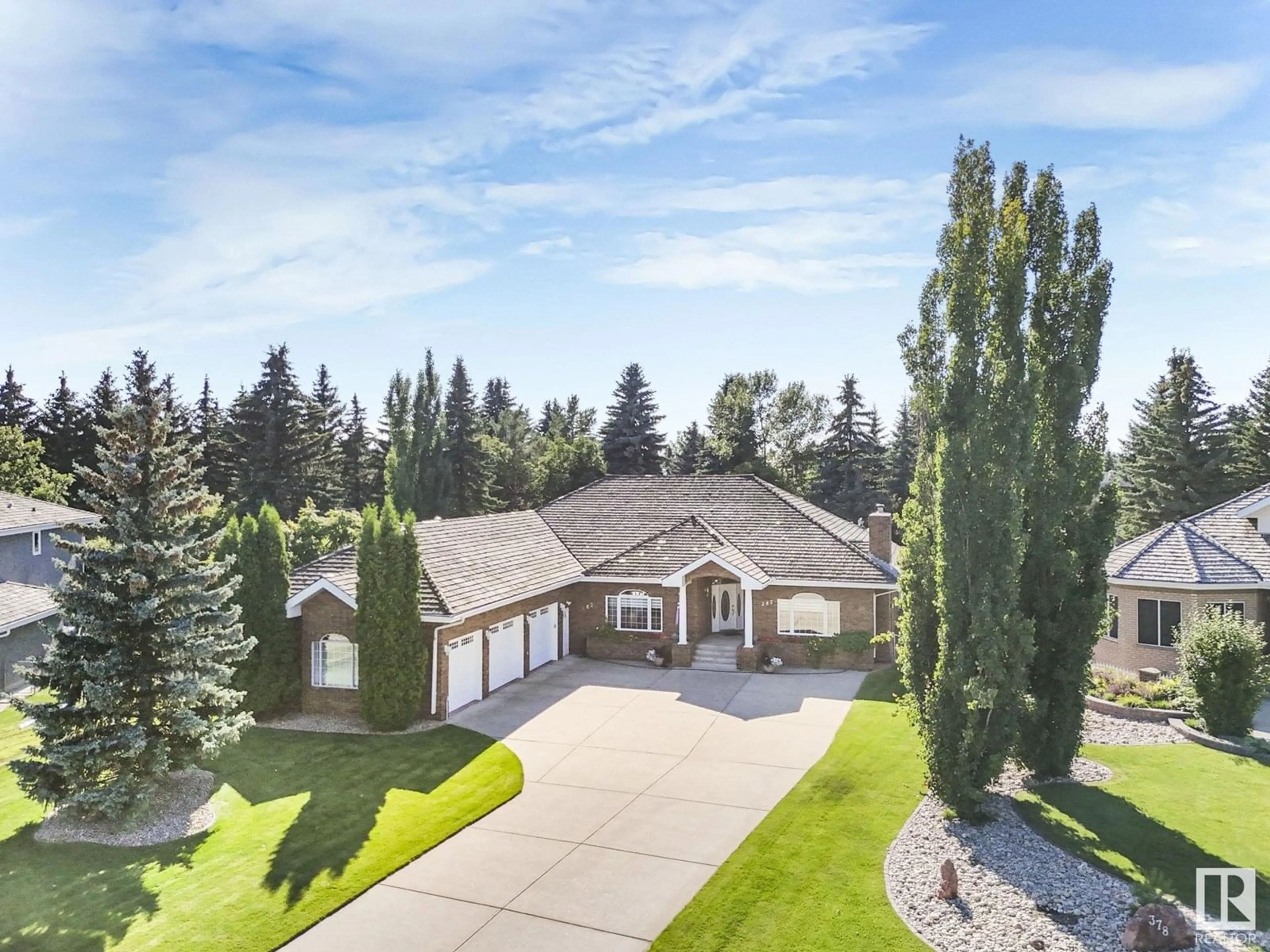 A pic from outside/outdoor area/front of a property/back of a property/a pic from drone, street for 382 ESTATE DR, Sherwood Park Alberta T8B1L8