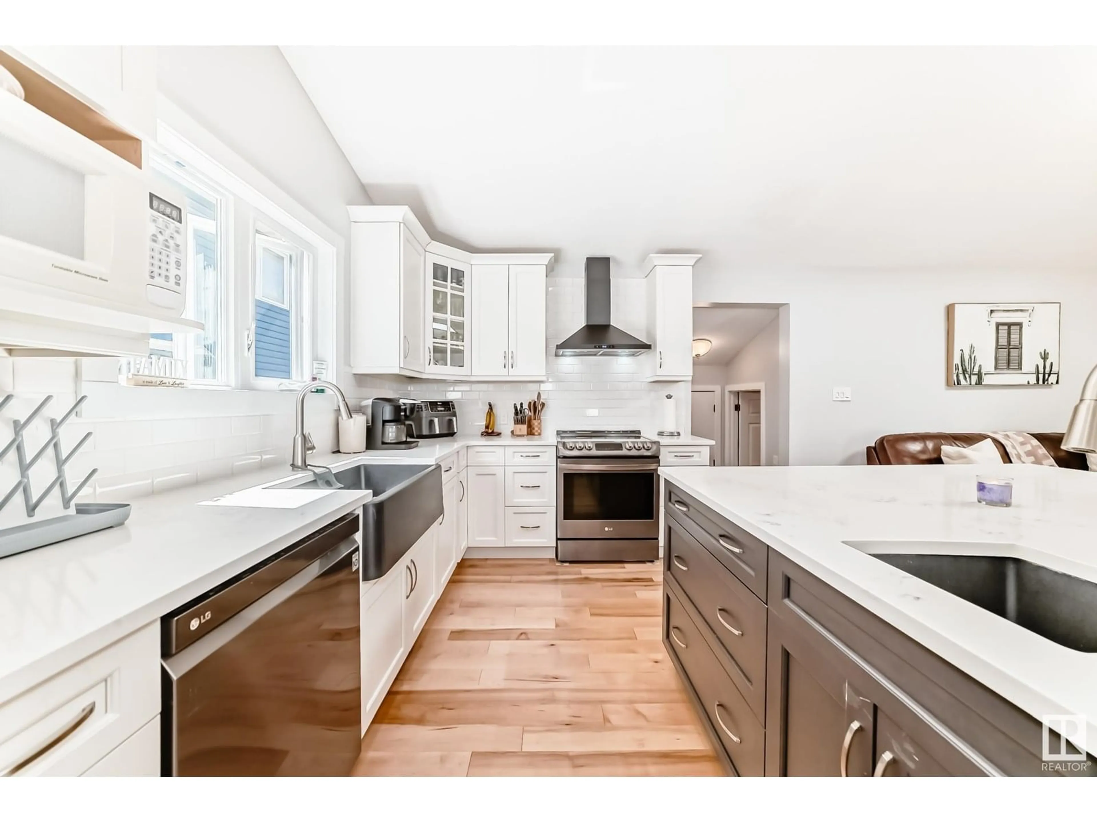 Open concept kitchen, unknown for 424 BUTCHART DR, Edmonton Alberta T6R1R1