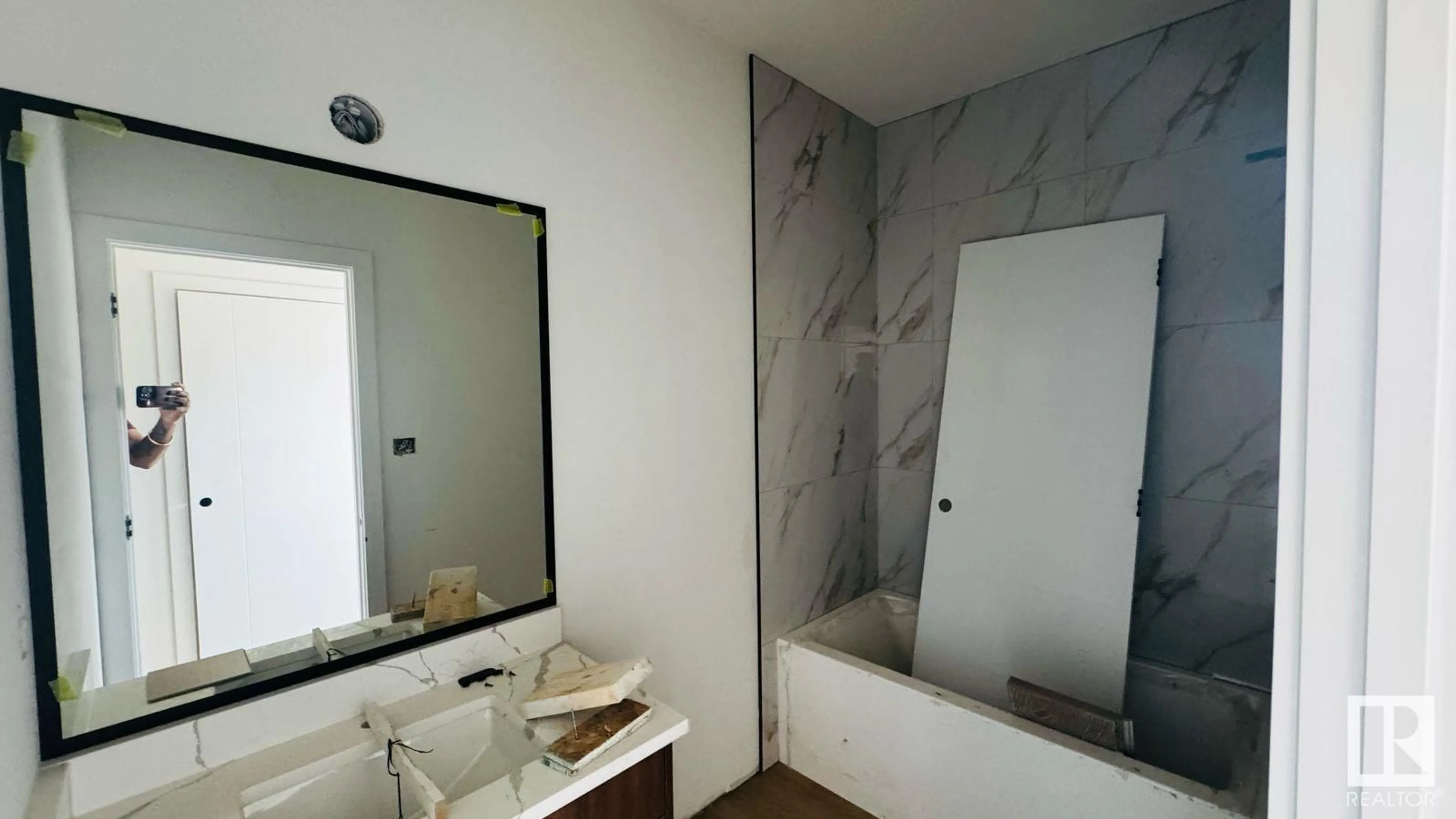 Standard bathroom, ceramic/tile floor for 3610 39 AV, Beaumont Alberta T4X2C5