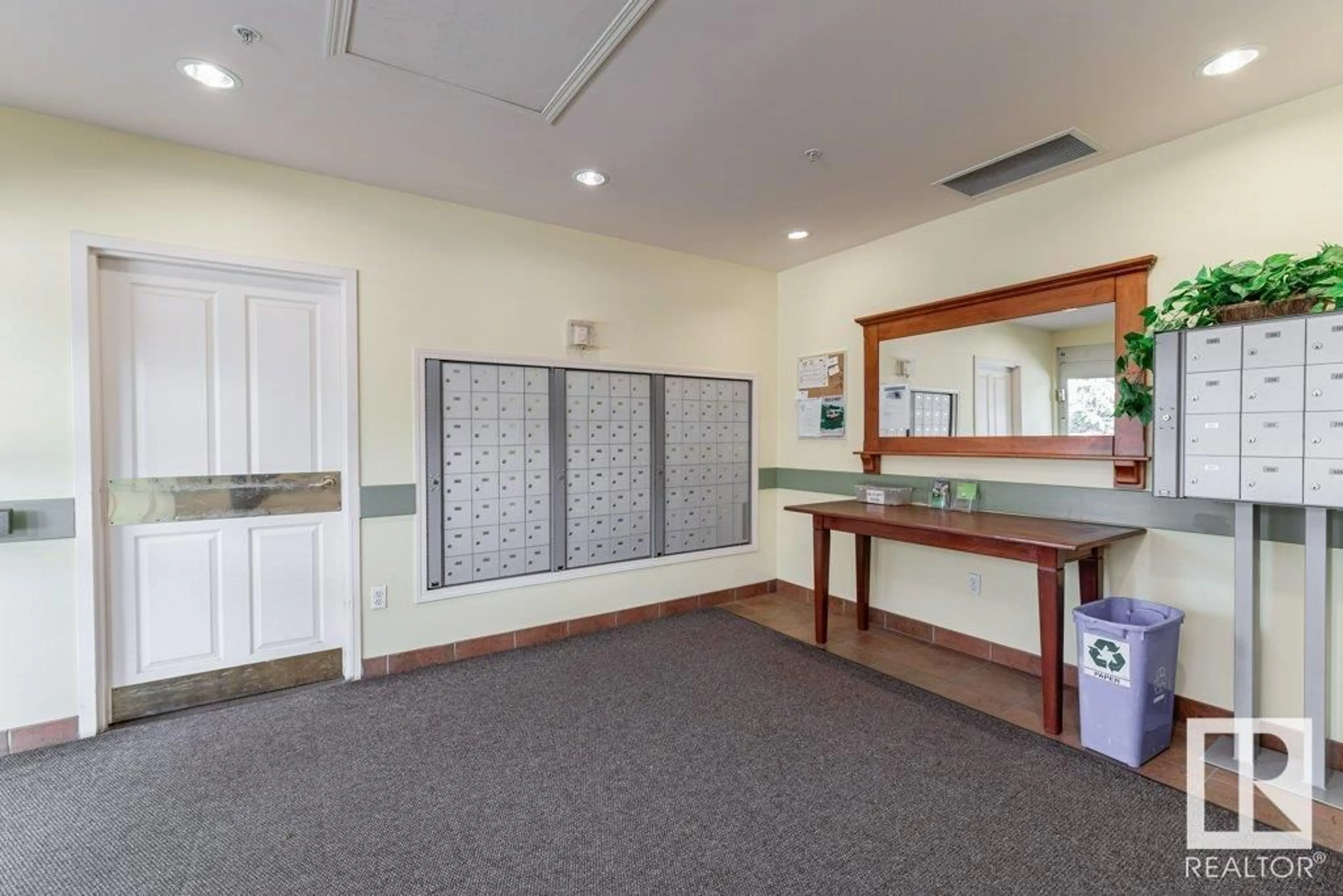 Indoor foyer for 78 - 416 MCKENNEY AV, St. Albert Alberta T8N1L9
