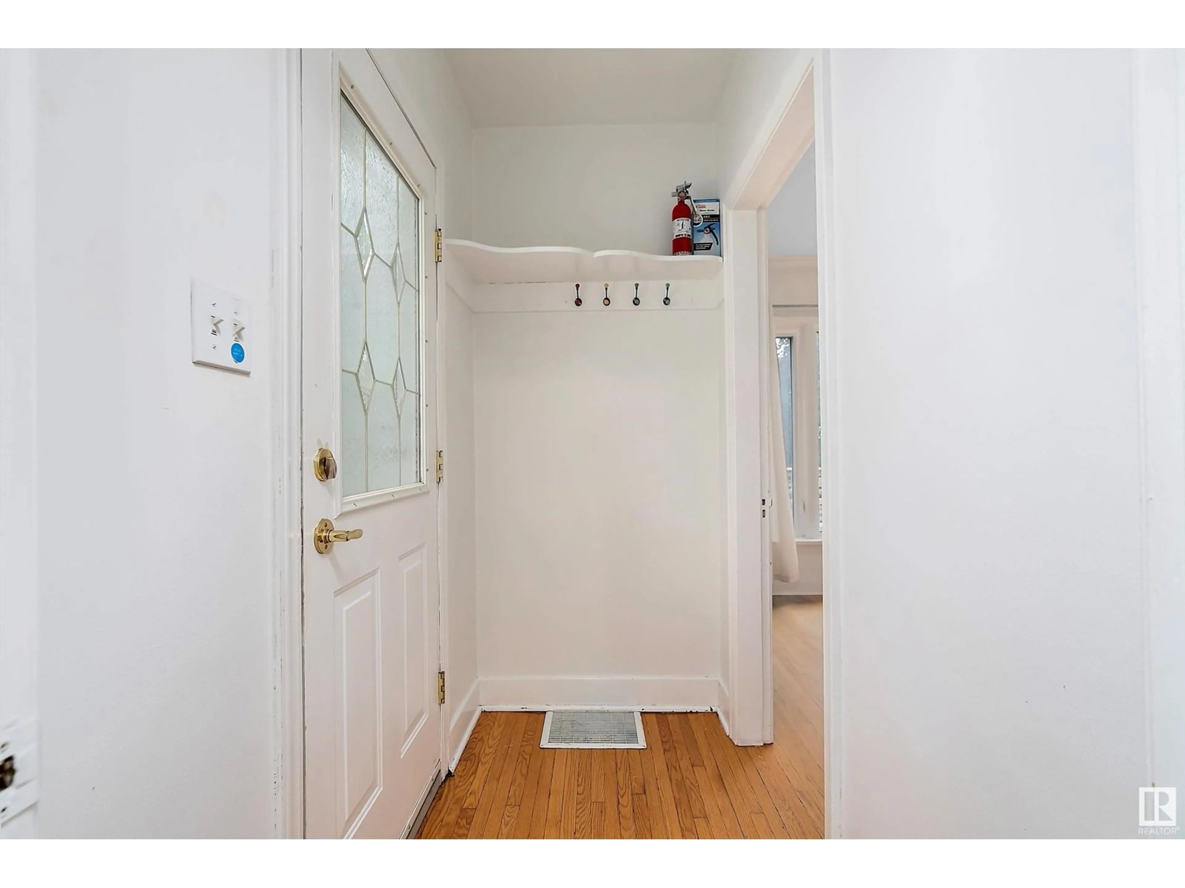 Indoor entryway for NW - 11126 80 AV, Edmonton Alberta T6G0R5