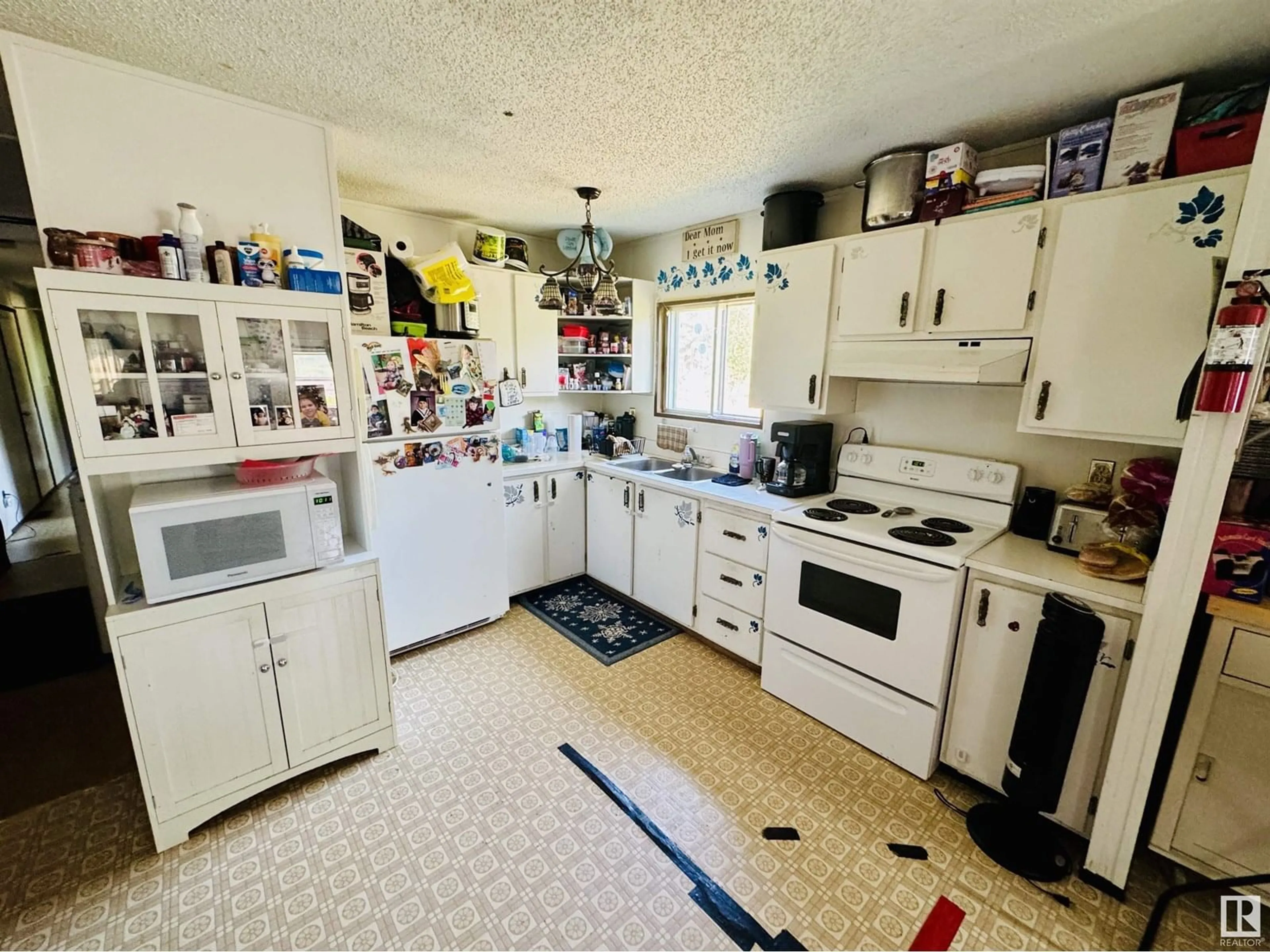 Standard kitchen, unknown for 58532 - 356 RR 113, Rural St. Paul County Alberta T0A0C0