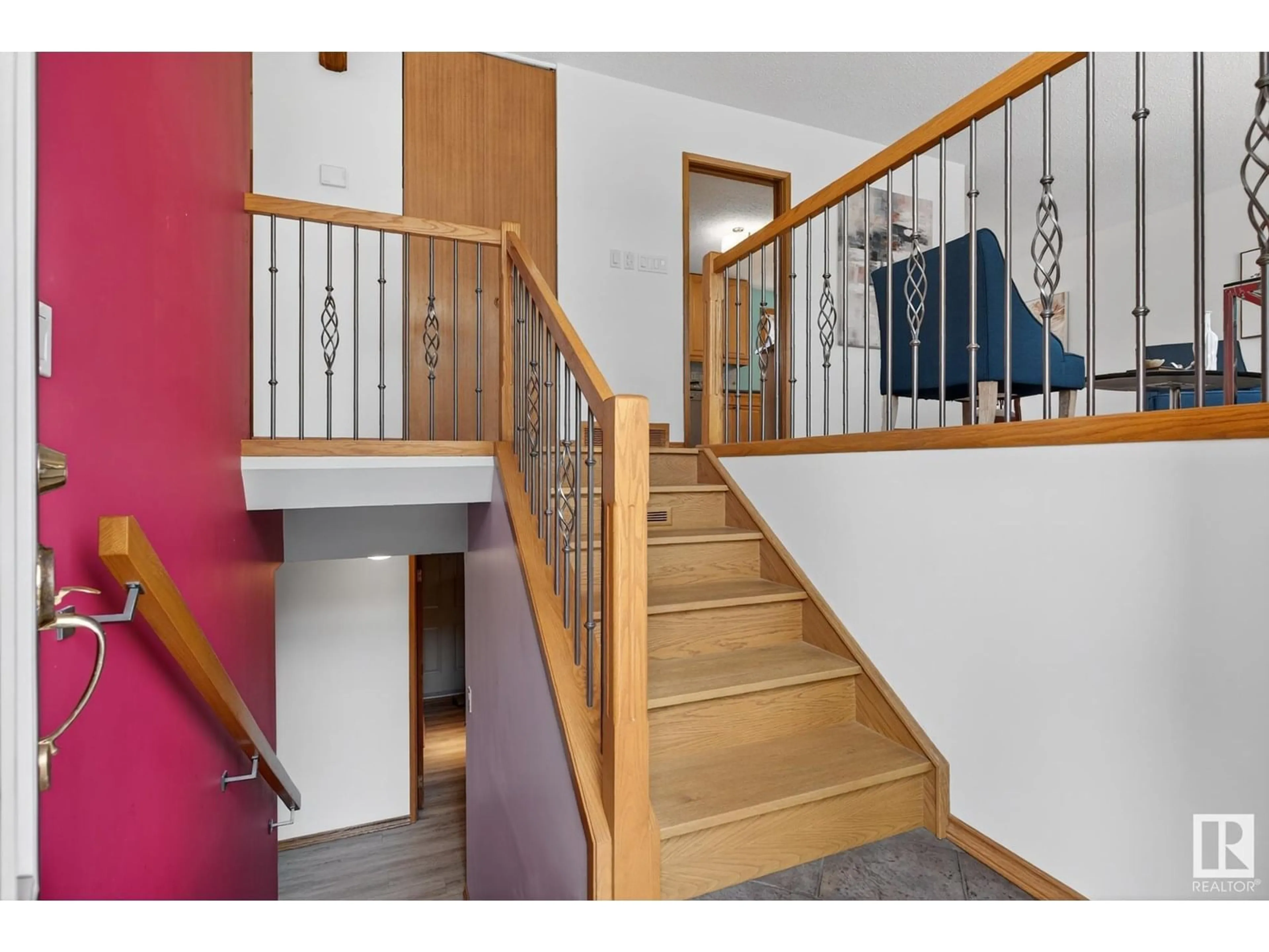 Indoor foyer for NW - 10326 154 ST, Edmonton Alberta T5P2H6
