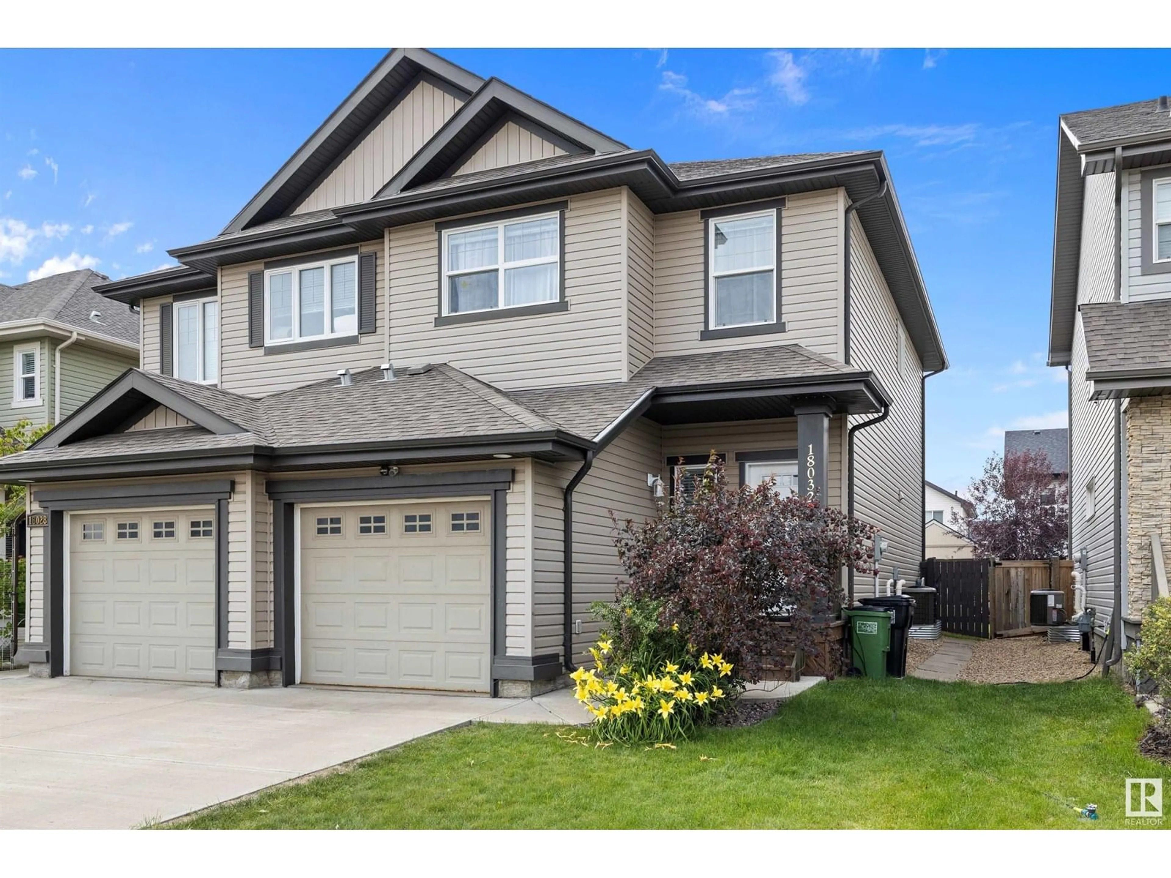Home with vinyl exterior material, street for 18032 85 ST, Edmonton Alberta T5Z0E4