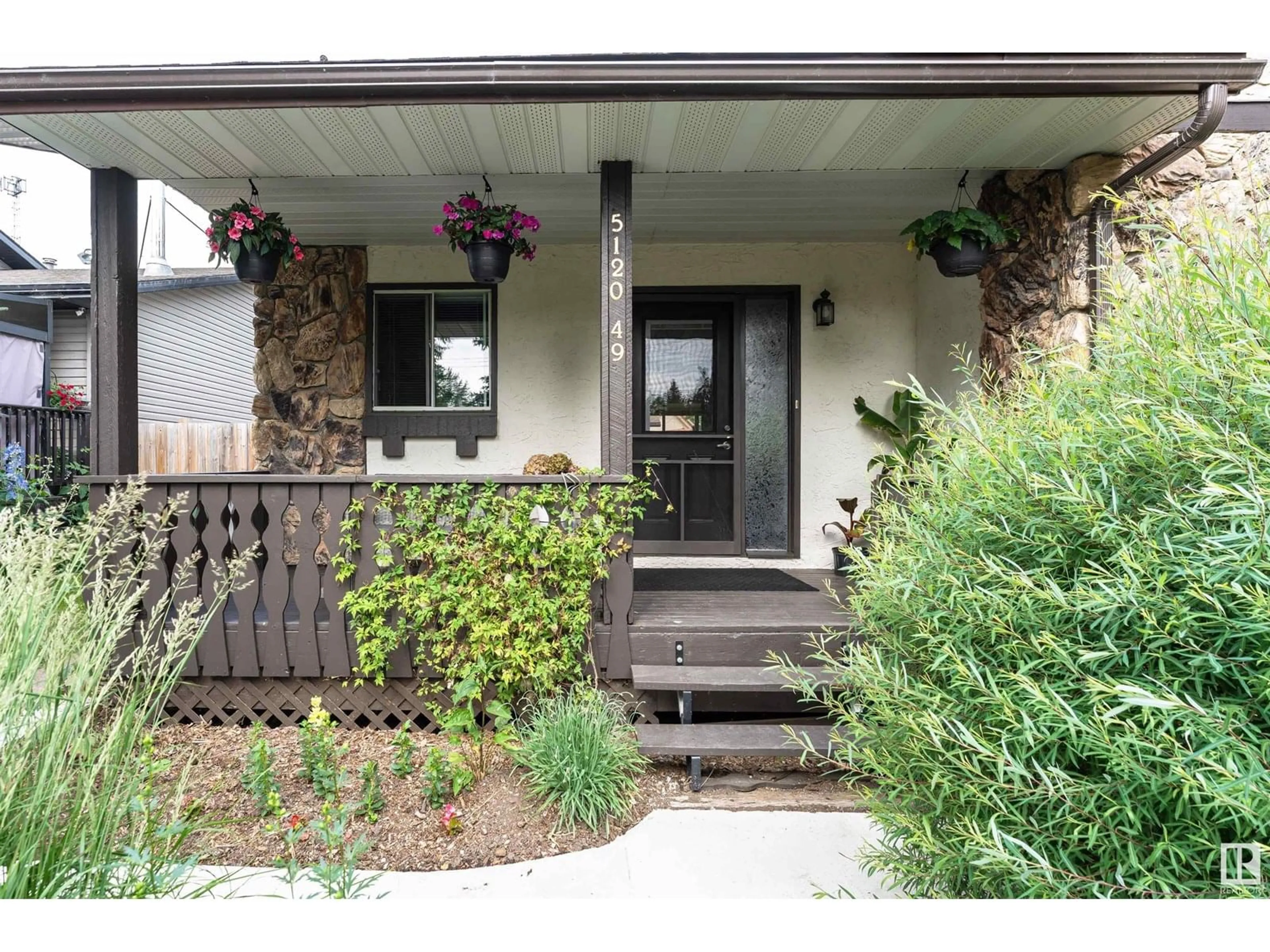 Indoor entryway for 5120 49 ST, Wabamun Alberta T0E2K0