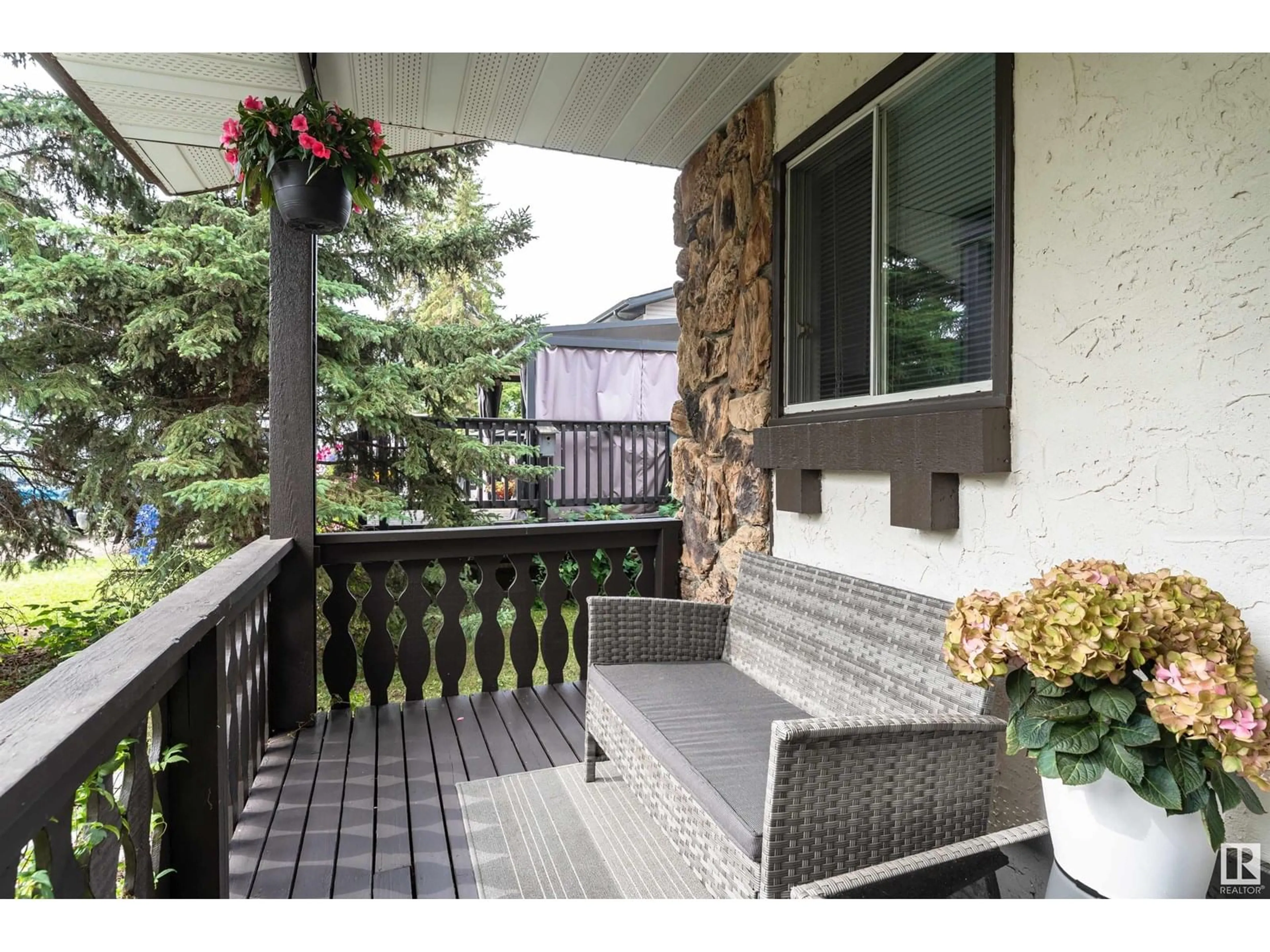 Patio, street for 5120 49 ST, Wabamun Alberta T0E2K0