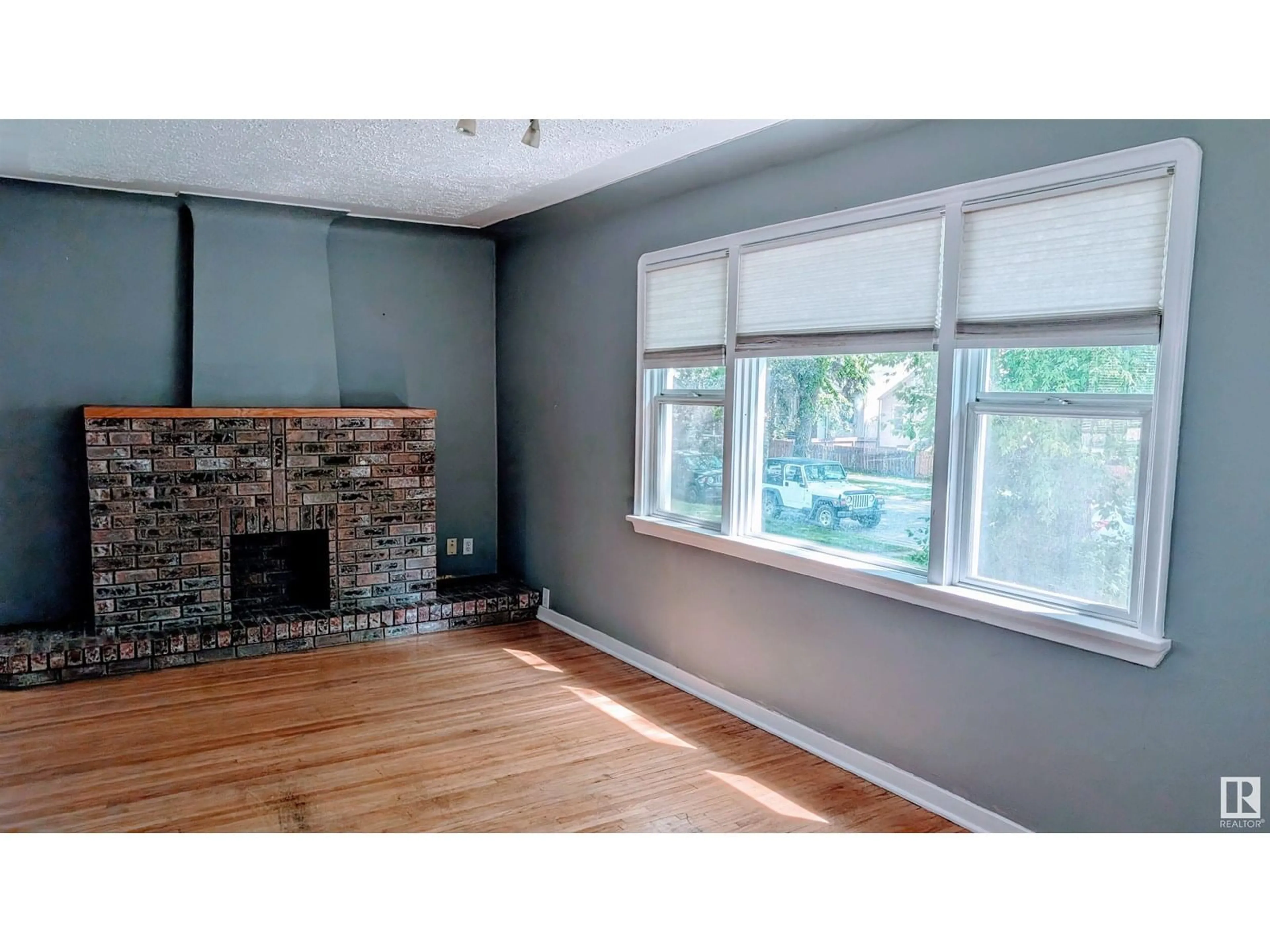 A pic of a room for NW - 11524 83 ST, Edmonton Alberta T5B2Y5