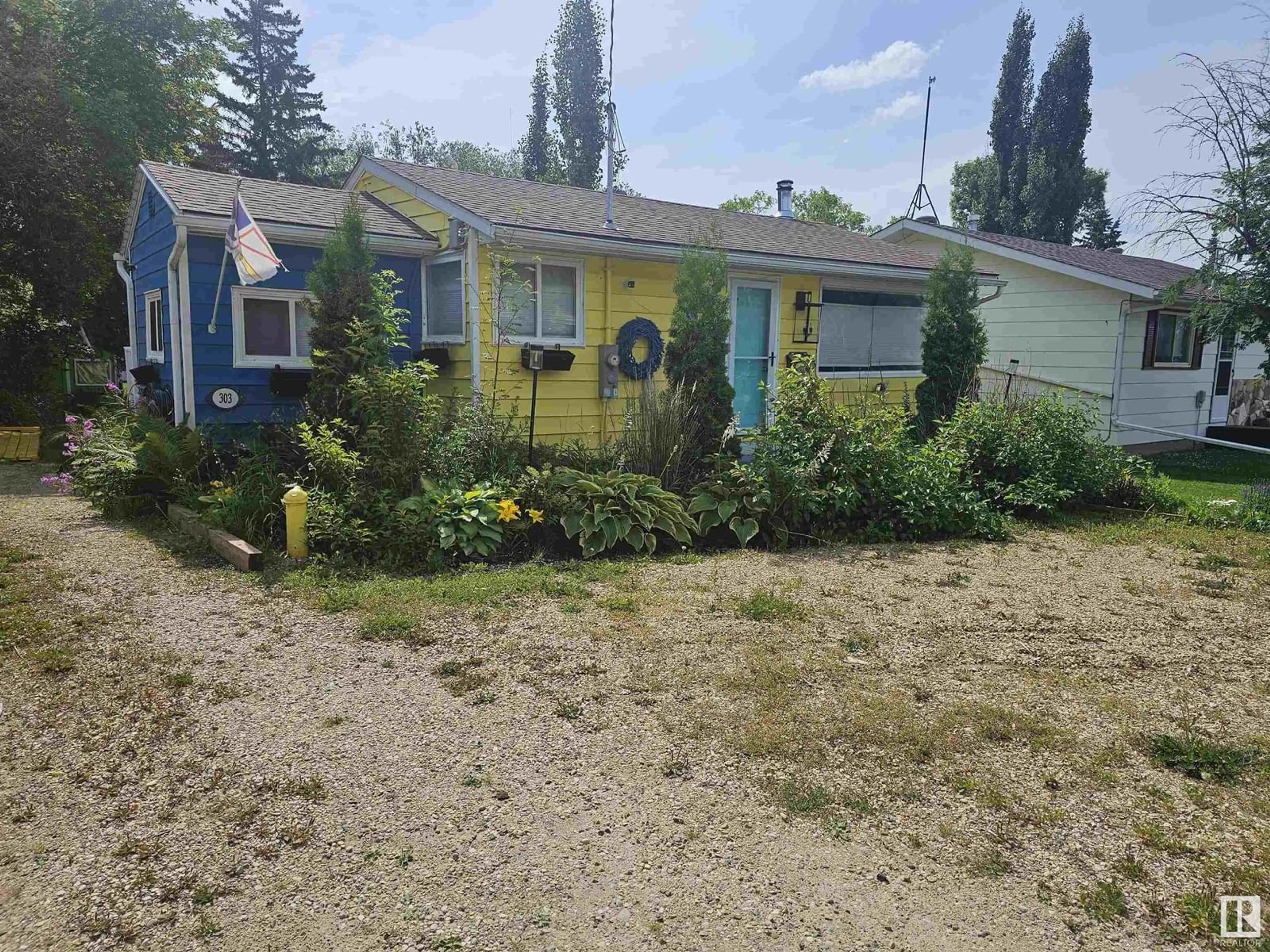 A pic from outside/outdoor area/front of a property/back of a property/a pic from drone, street for 303 3 ST, Rural Lac Ste. Anne County Alberta T0E1A0