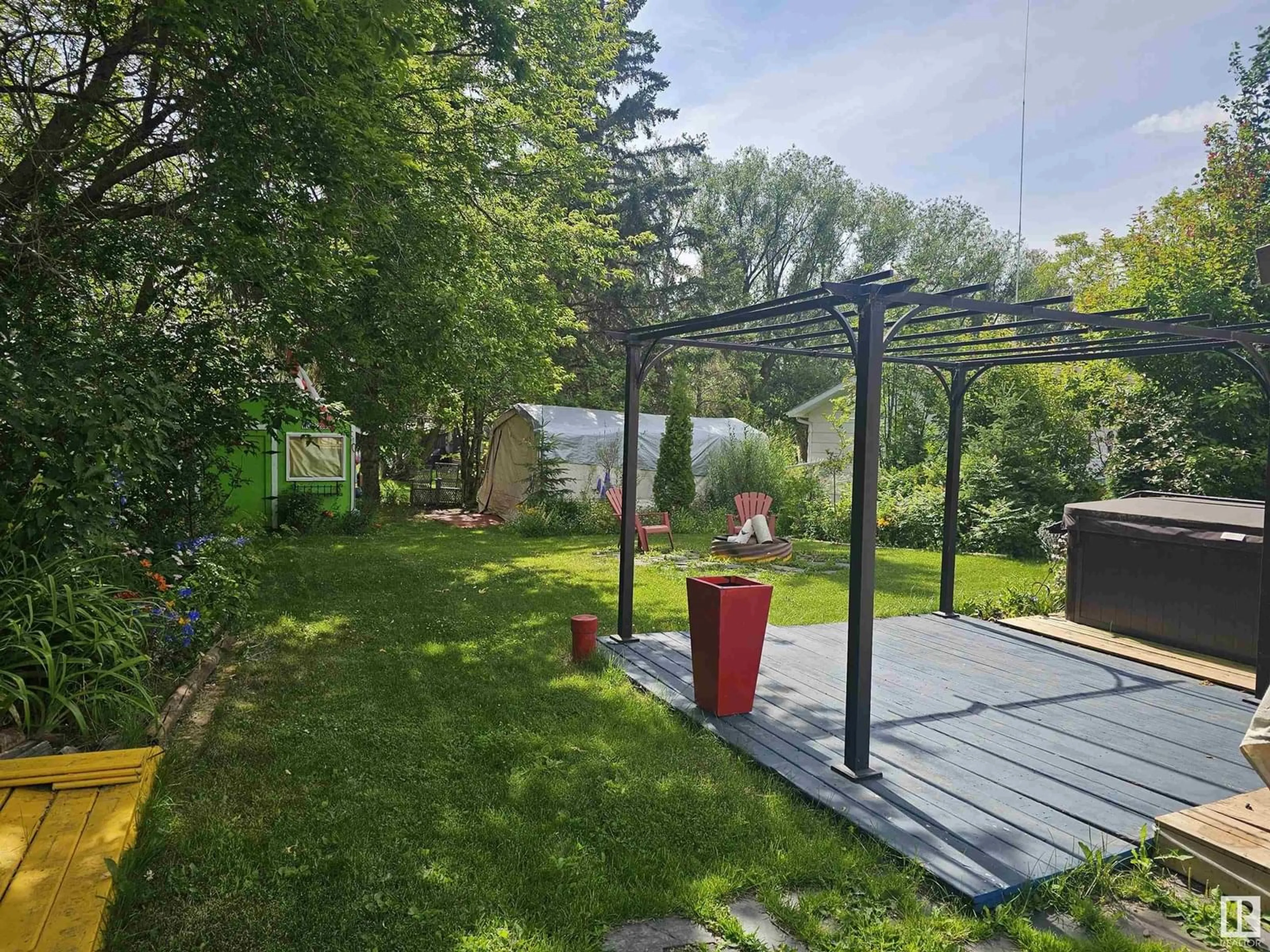 Patio, forest/trees view for 303 3 ST, Rural Lac Ste. Anne County Alberta T0E1A0