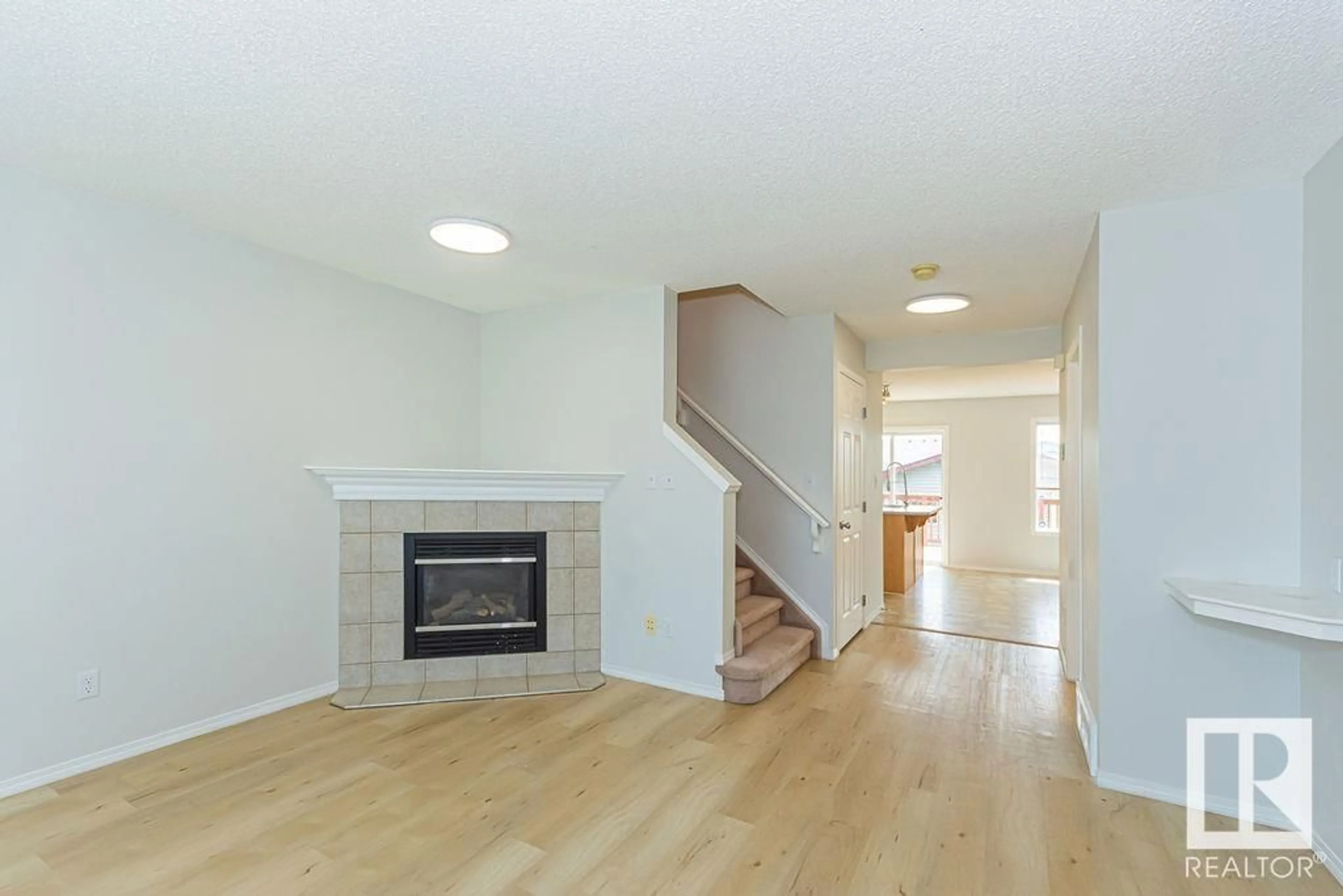 Unknown for 4419 152 AV, Edmonton Alberta T5Y3C3