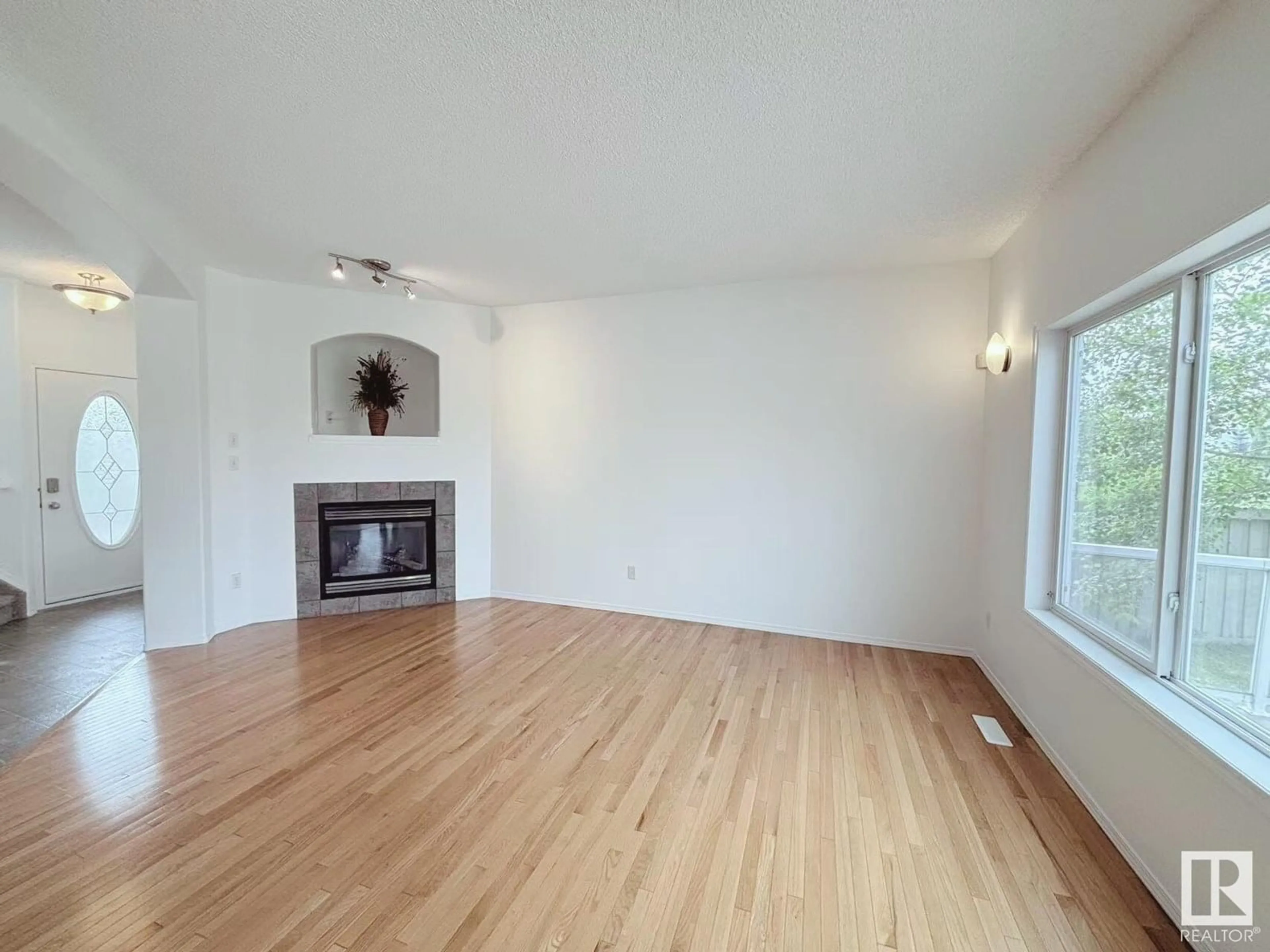 A pic of a room for 2622 MARION PL, Edmonton Alberta T6W1R1