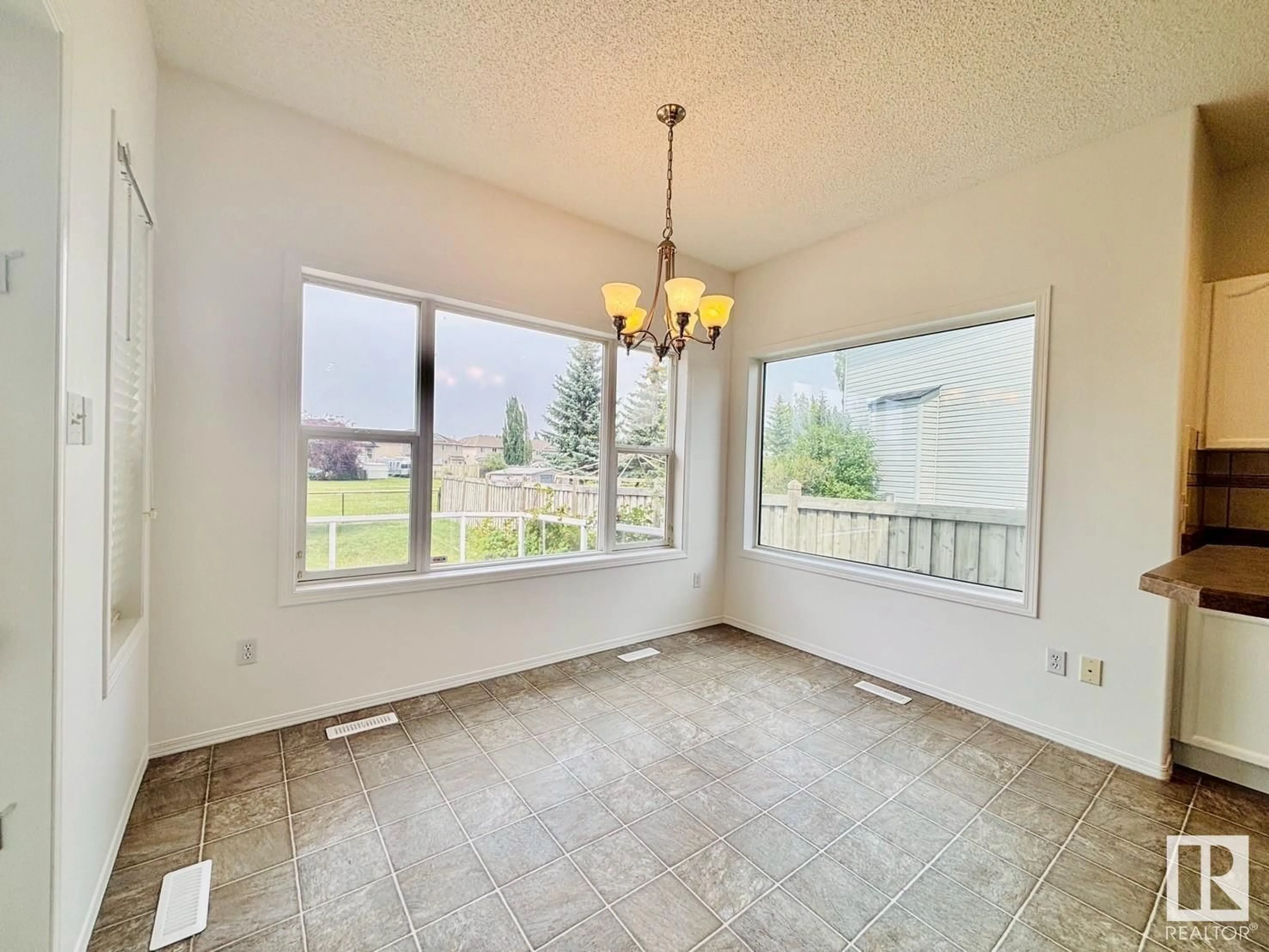 A pic of a room for 2622 MARION PL, Edmonton Alberta T6W1R1