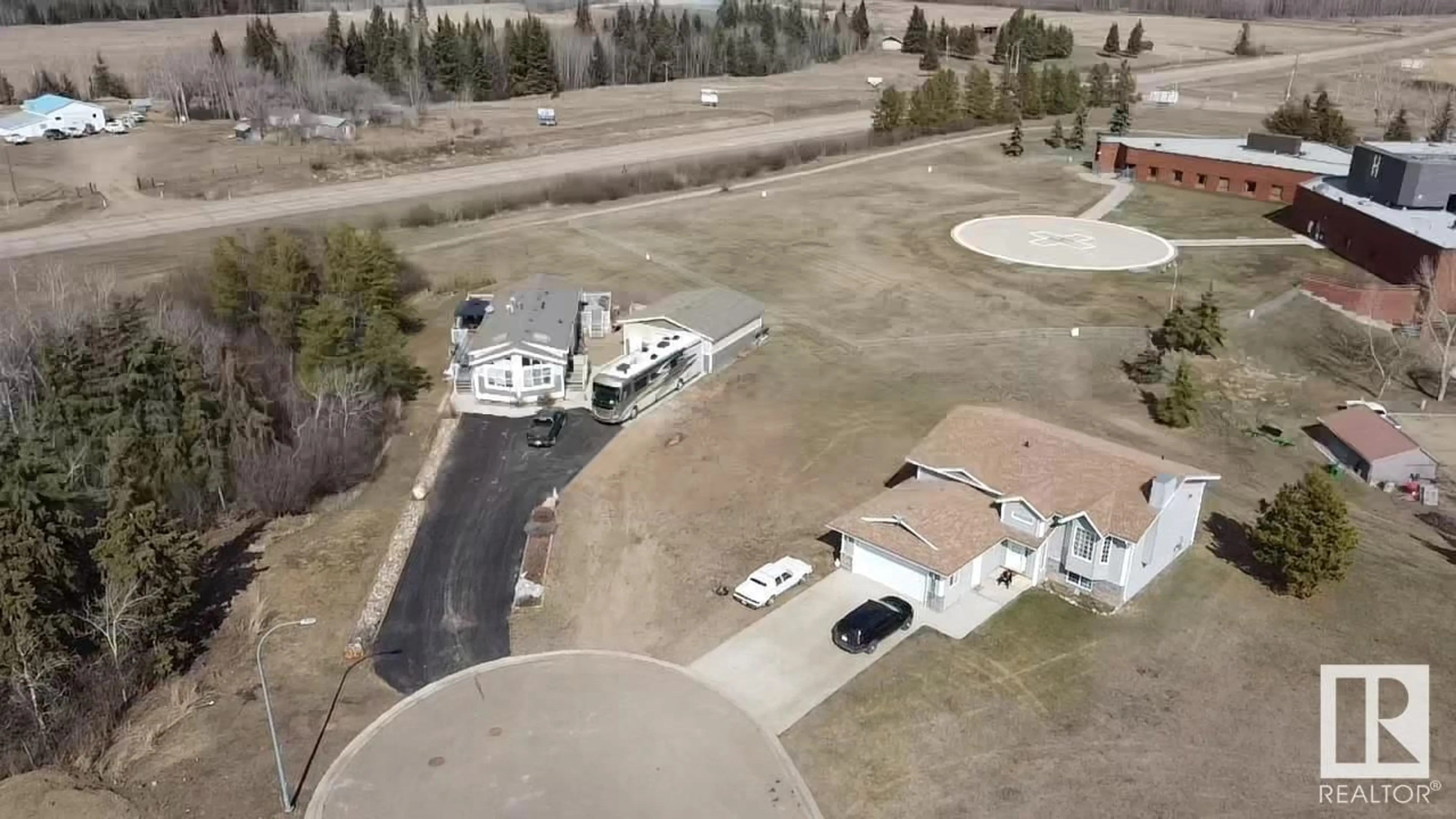 A pic from outside/outdoor area/front of a property/back of a property/a pic from drone, street for 5611 45 ST, Smoky Lake Town Alberta T0A3C0
