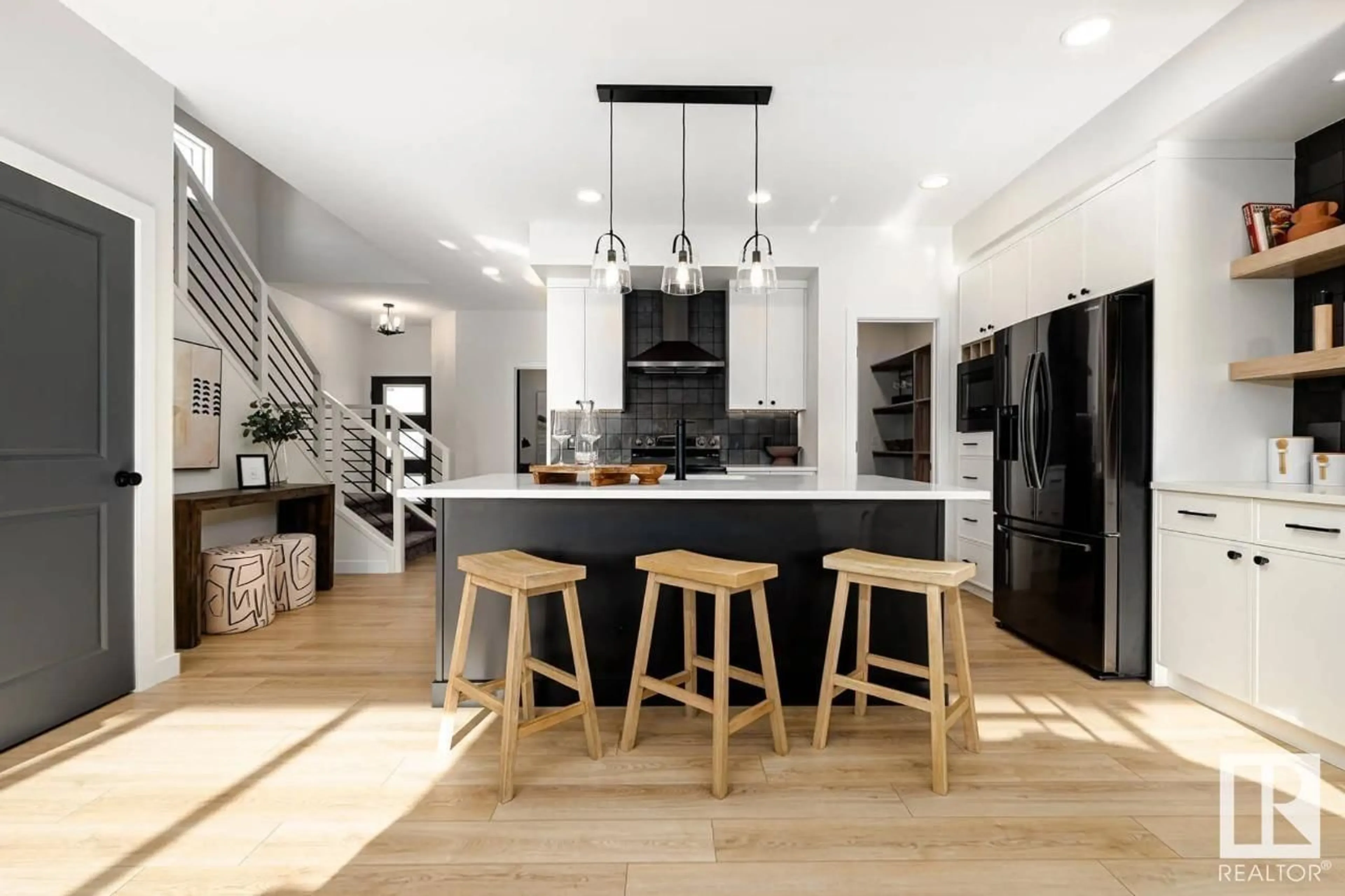 Contemporary kitchen, unknown for NW - 8821 223A AV, Edmonton Alberta T5T7X2