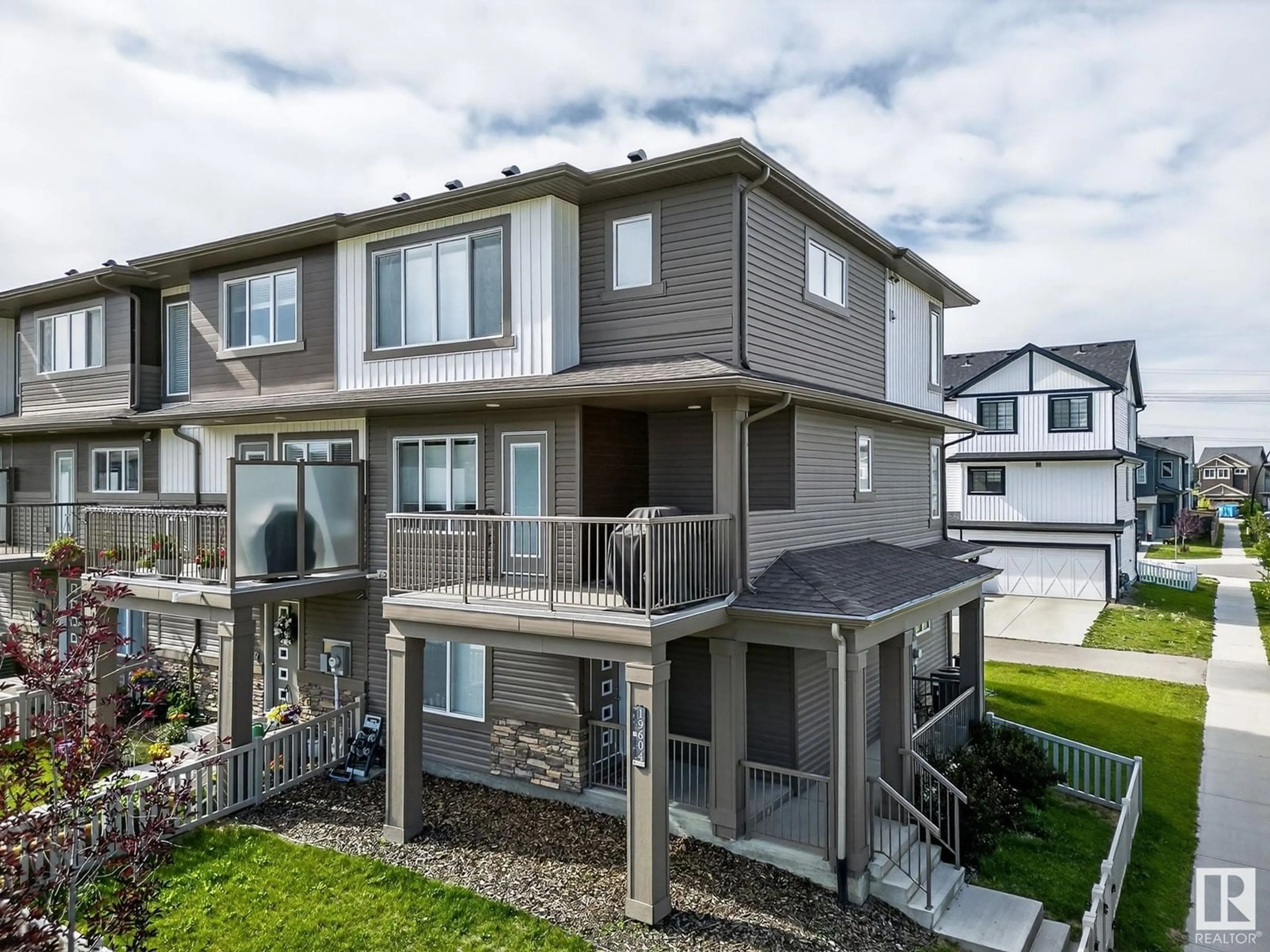 A pic from outside/outdoor area/front of a property/back of a property/a pic from drone, unknown for 19604 27 AV, Edmonton Alberta T6M0X2