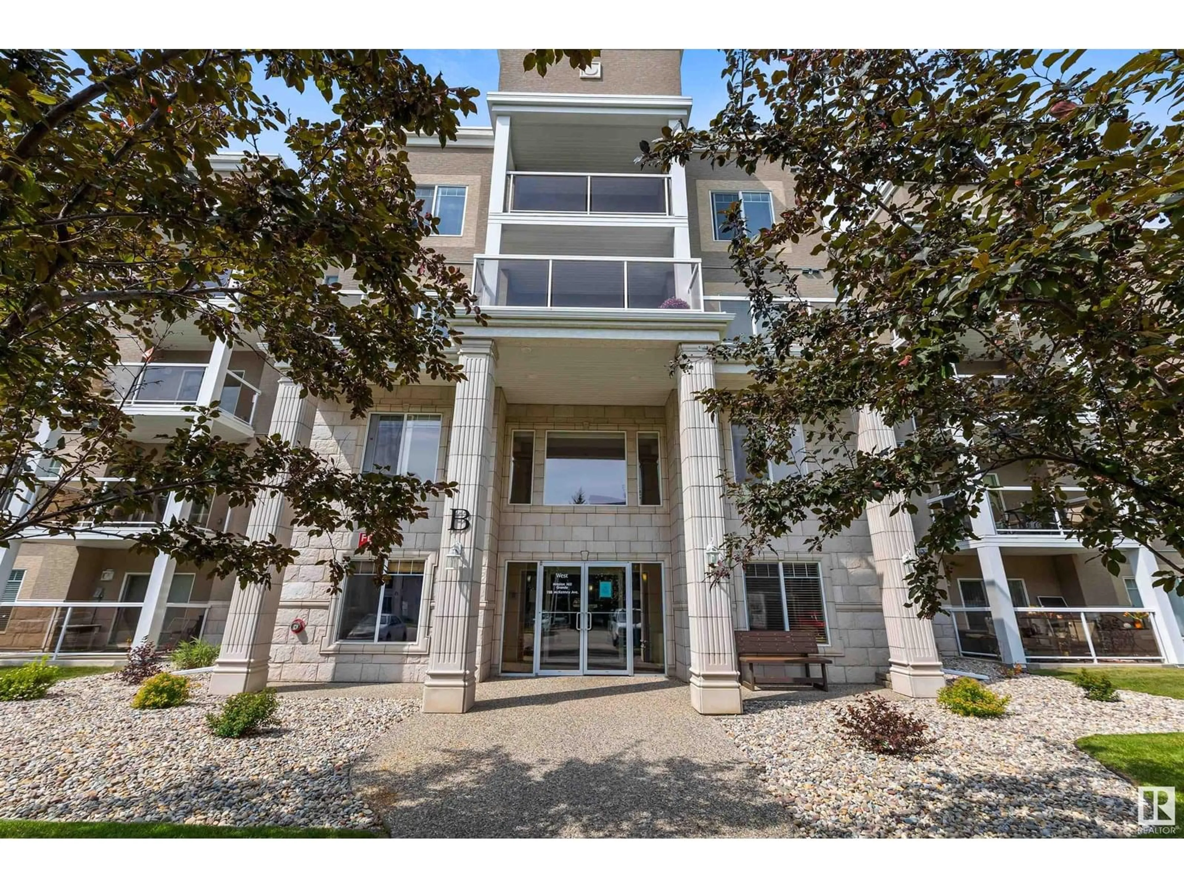 Indoor foyer for 78B - 444 MCKENNEY AV, St. Albert Alberta T8N7K3