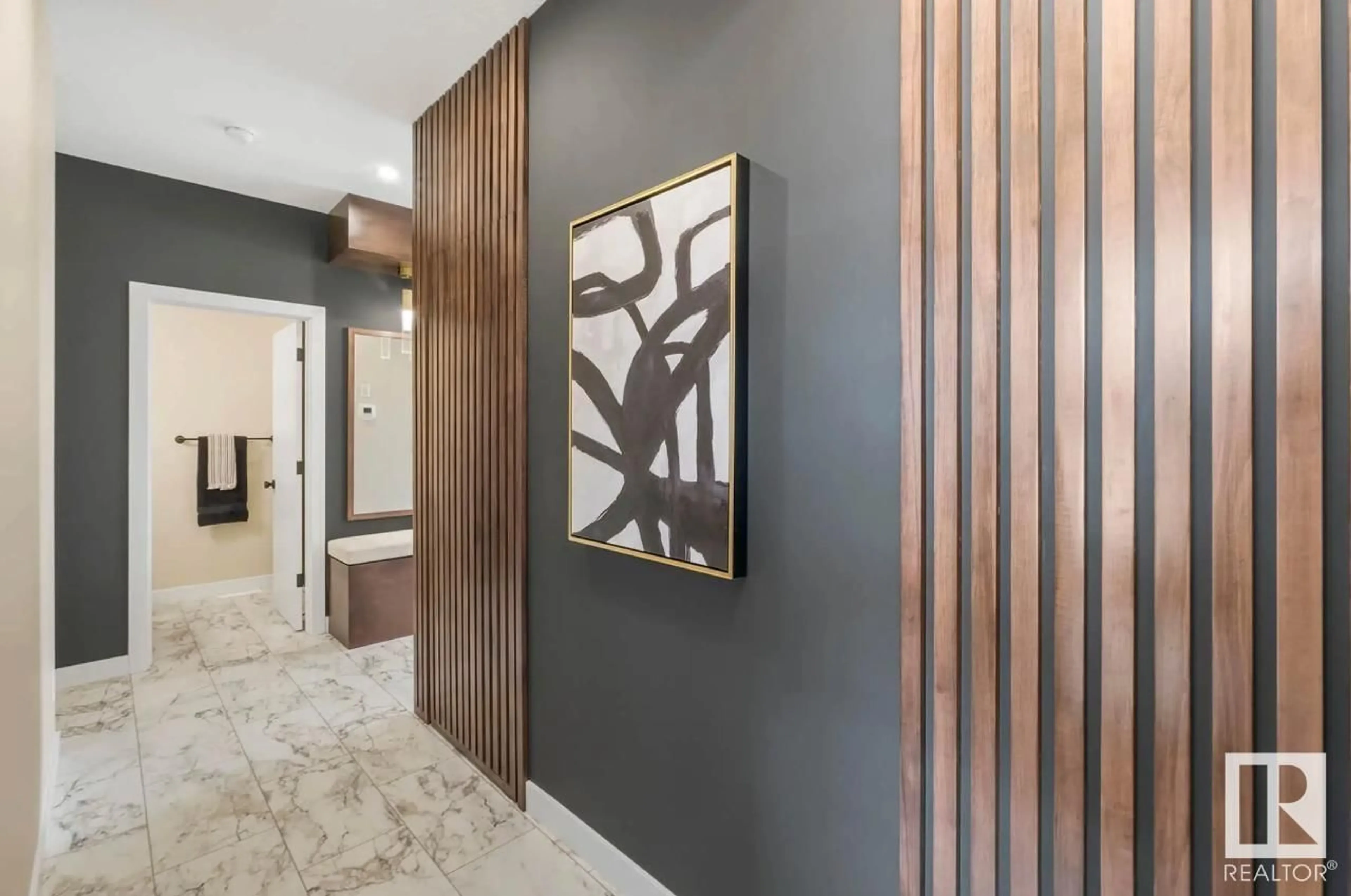 Indoor foyer for 8909 223A ST, Edmonton Alberta T5T7X2