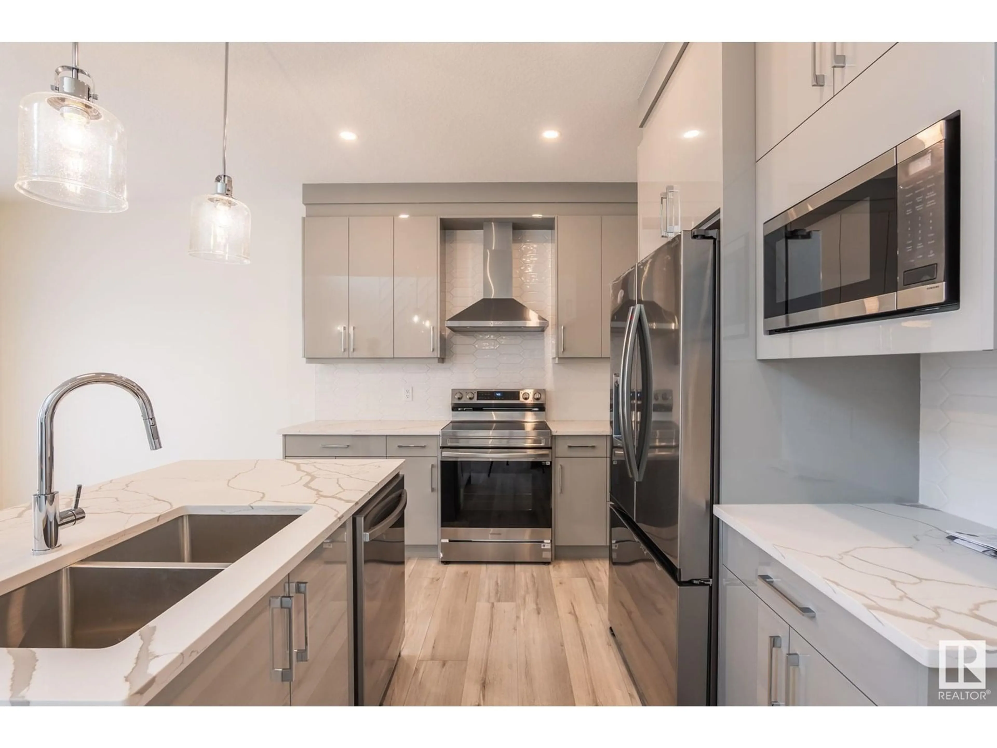 Open concept kitchen, unknown for 60 HEMINGWAY CR, Spruce Grove Alberta T7X2L6
