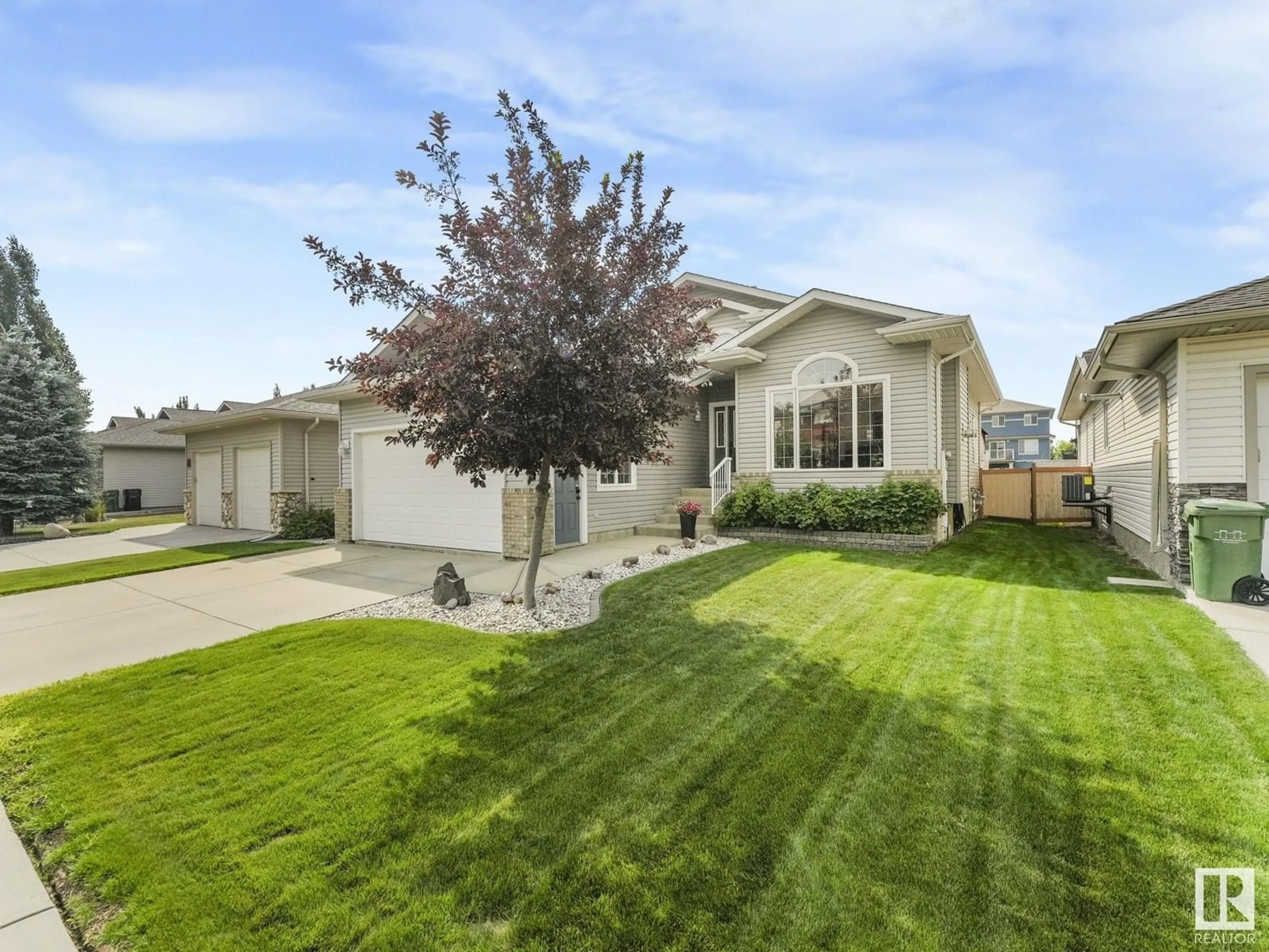 Home with vinyl exterior material, street for 51 WALTERS PL, Leduc Alberta T9G0G2