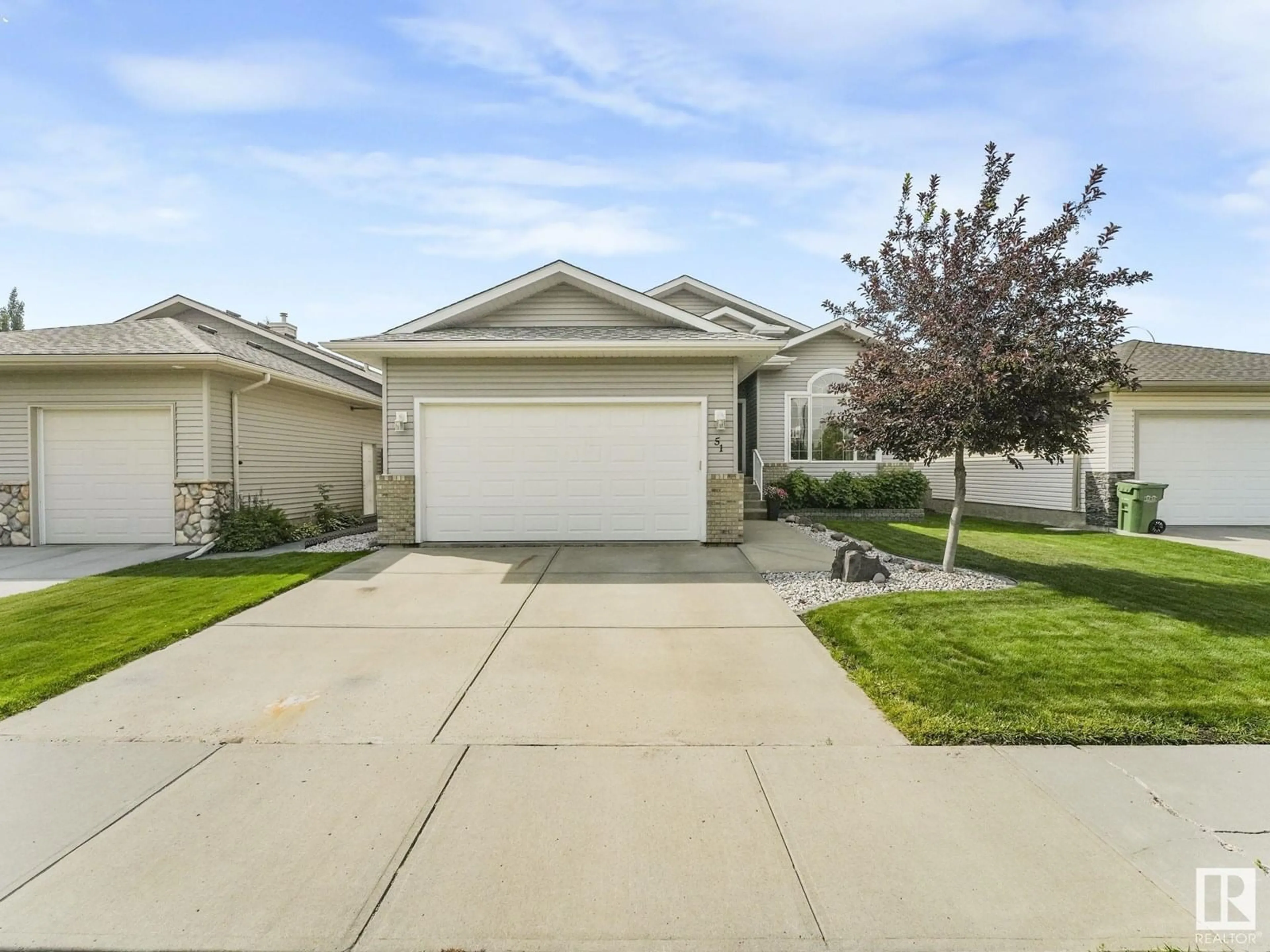 Home with vinyl exterior material, street for 51 WALTERS PL, Leduc Alberta T9G0G2
