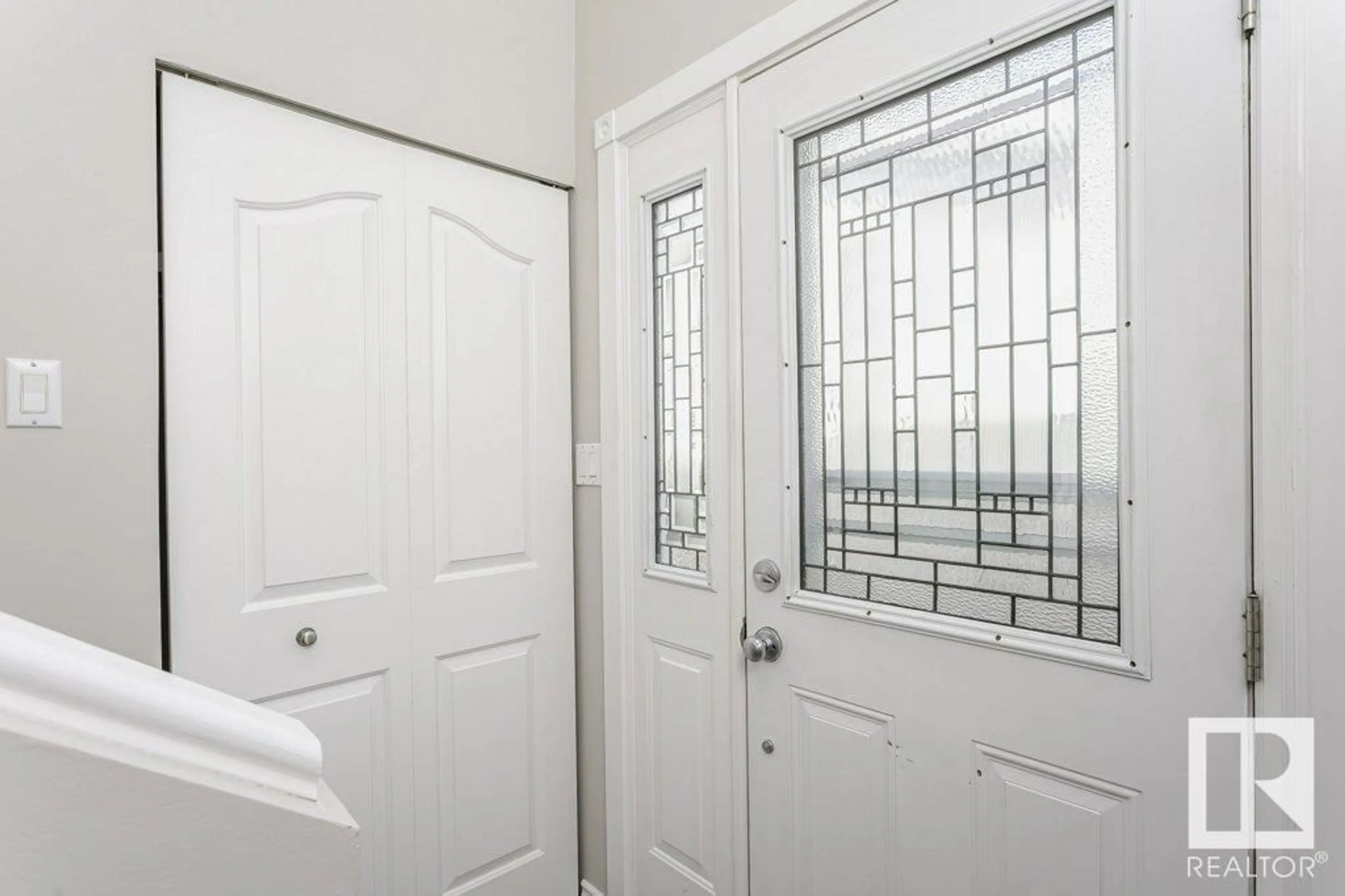 Indoor entryway for 3912 67 ST, Edmonton Alberta T6K2N8
