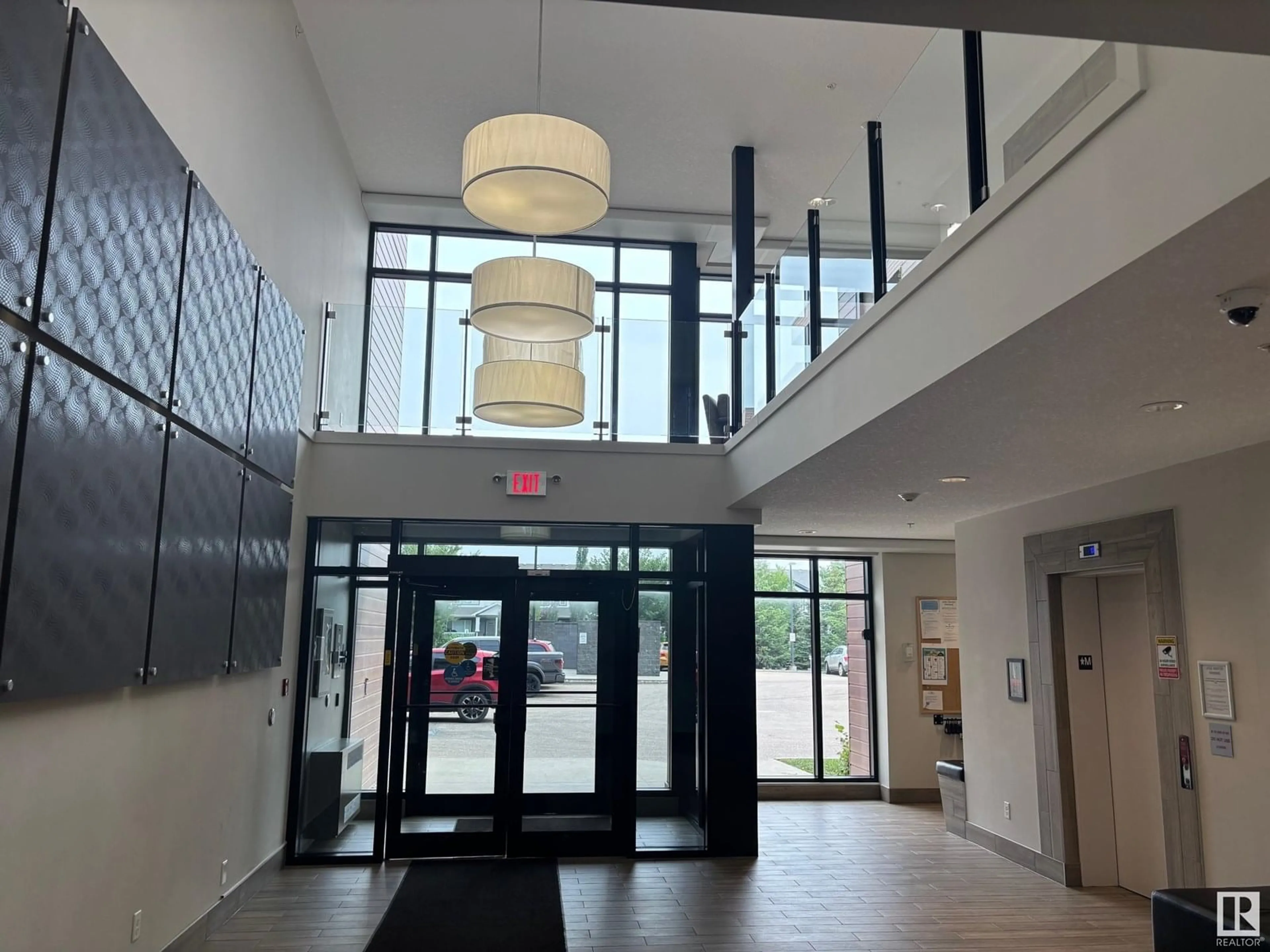 Indoor foyer for 215 - 1004 ROSENTHAL BV, Edmonton Alberta T5T7C6