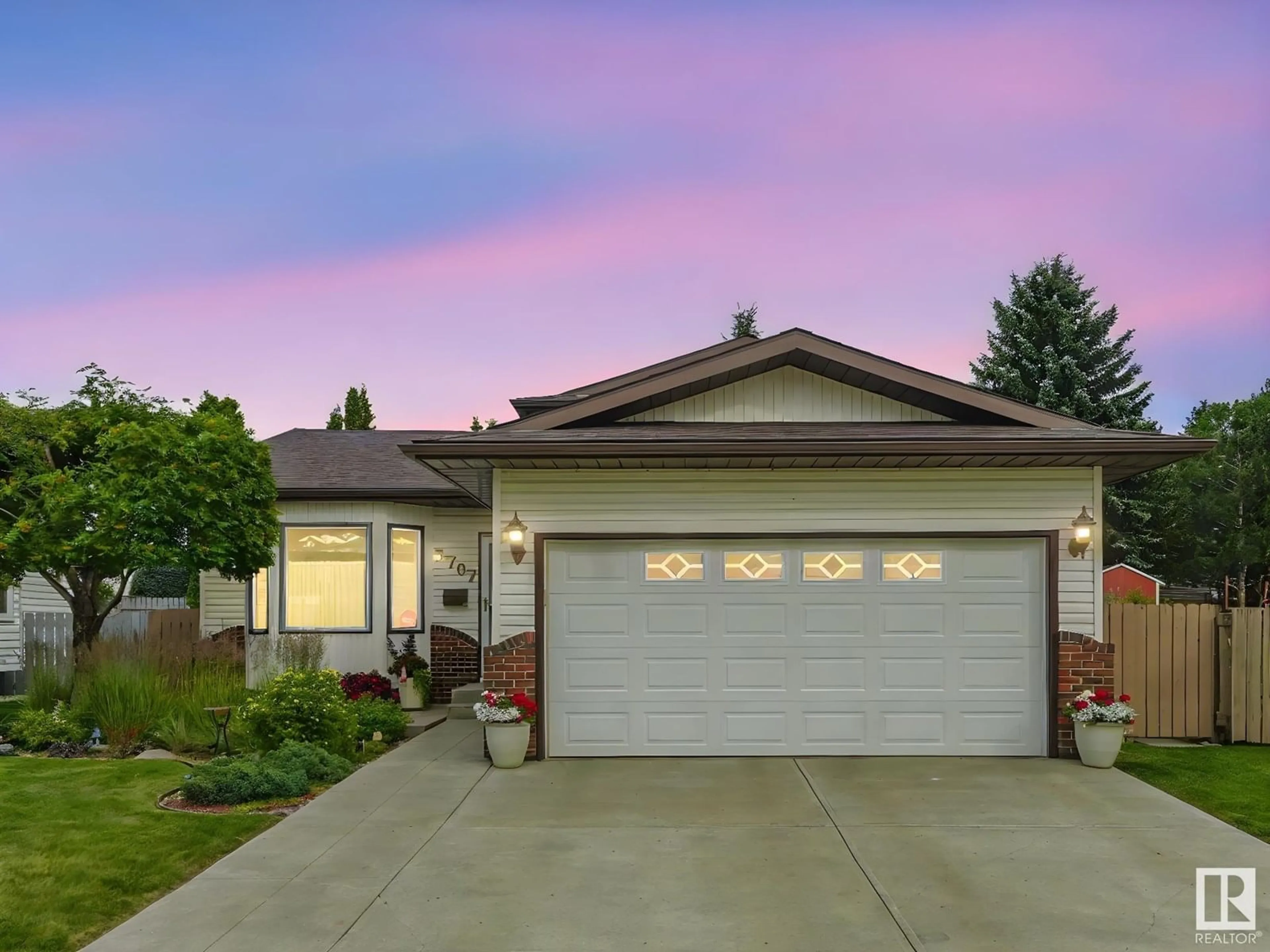 Home with vinyl exterior material, street for 3707 60A ST, Edmonton Alberta T6L6E5