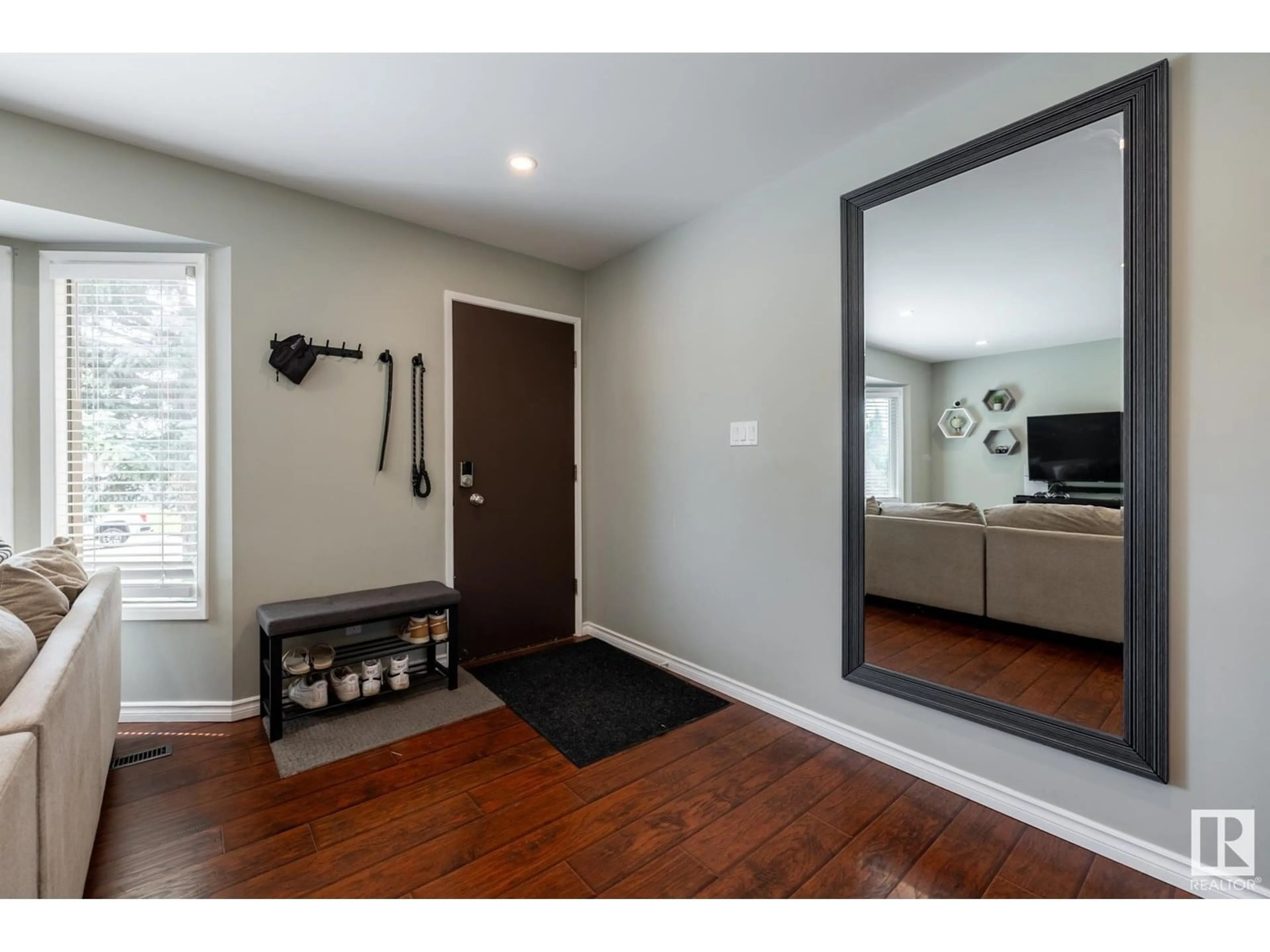 Indoor entryway for 144 GEORGIAN WY, Sherwood Park Alberta T8A2W4