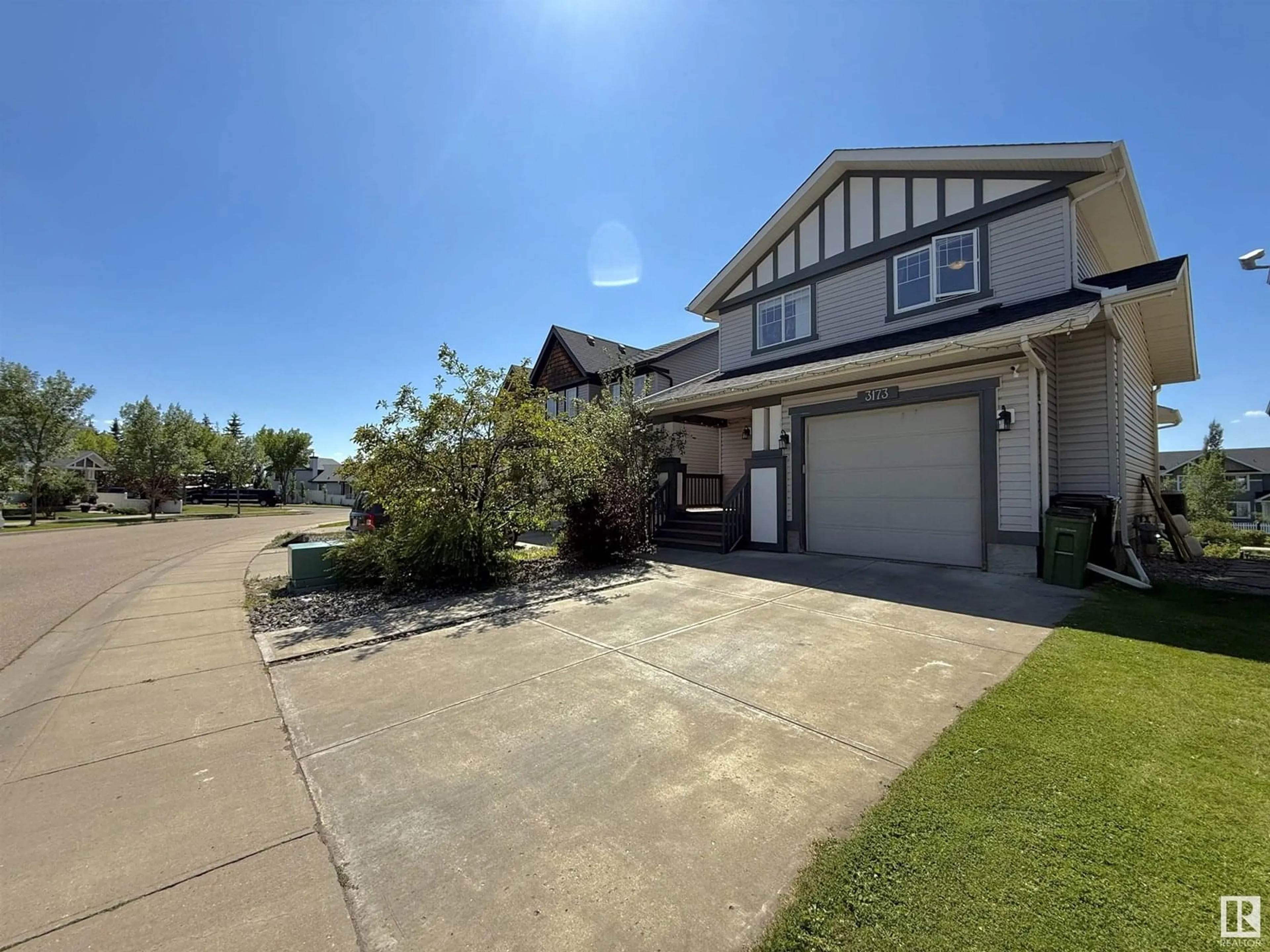 A pic from outside/outdoor area/front of a property/back of a property/a pic from drone, street for NW - 3173 TRELLE LO, Edmonton Alberta T6R0A2