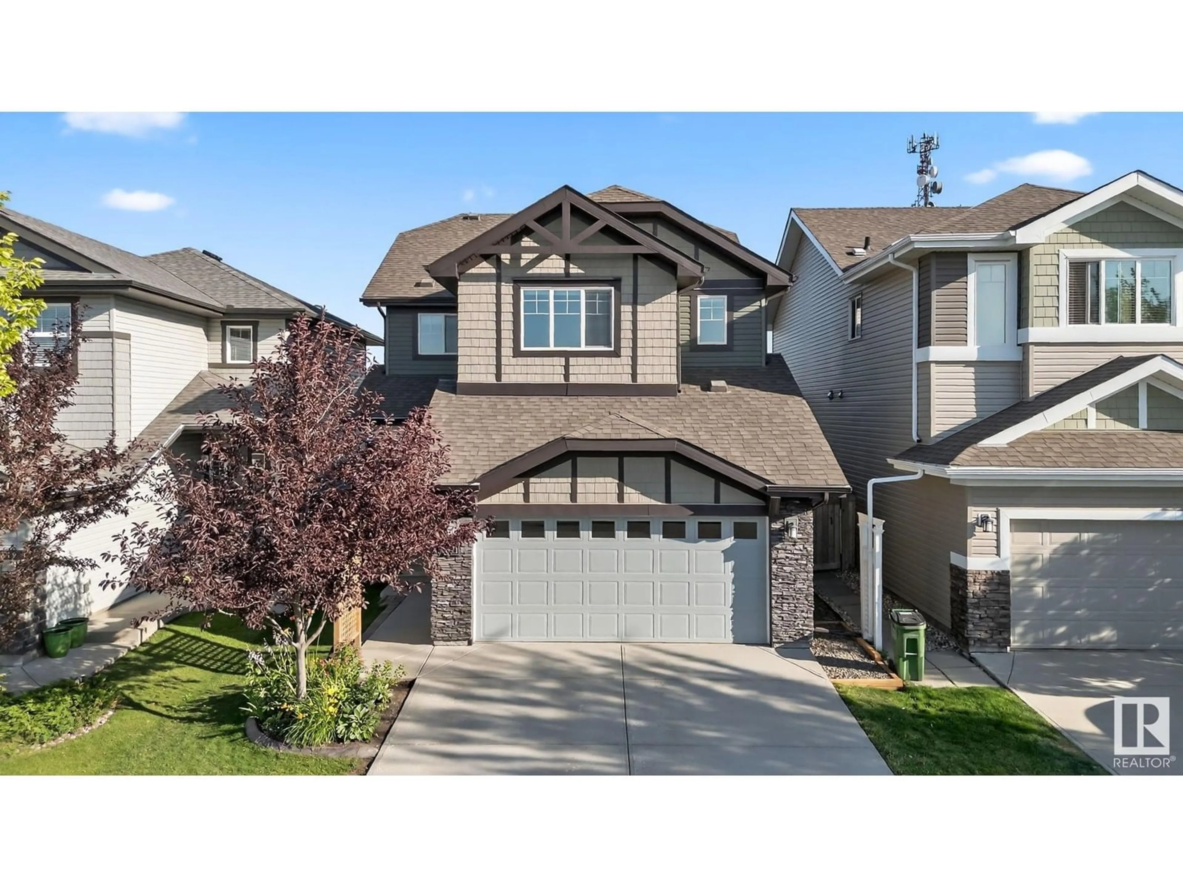 Home with vinyl exterior material, street for 621 CY BECKER DR, Edmonton Alberta T5L0Y1