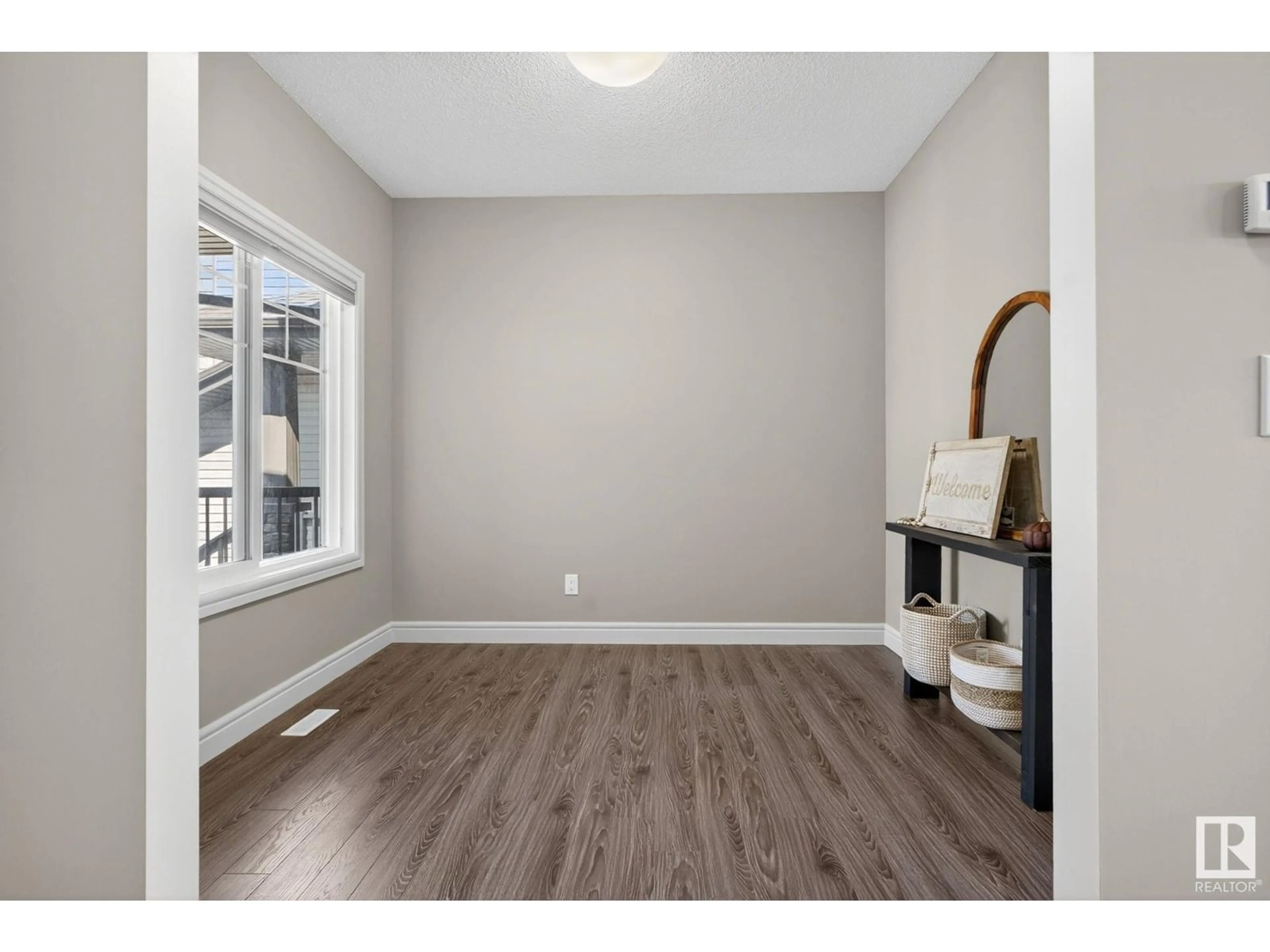A pic of a room for 621 CY BECKER DR, Edmonton Alberta T5L0Y1