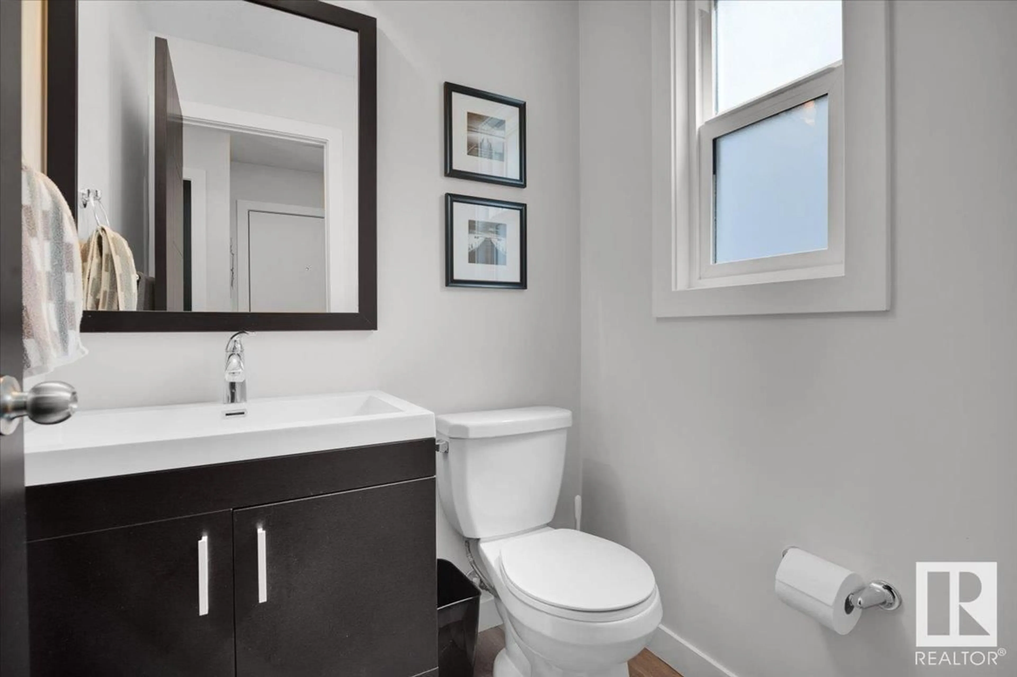 Standard bathroom, ceramic/tile floor for 12015 91 ST, Edmonton Alberta T5B4B9