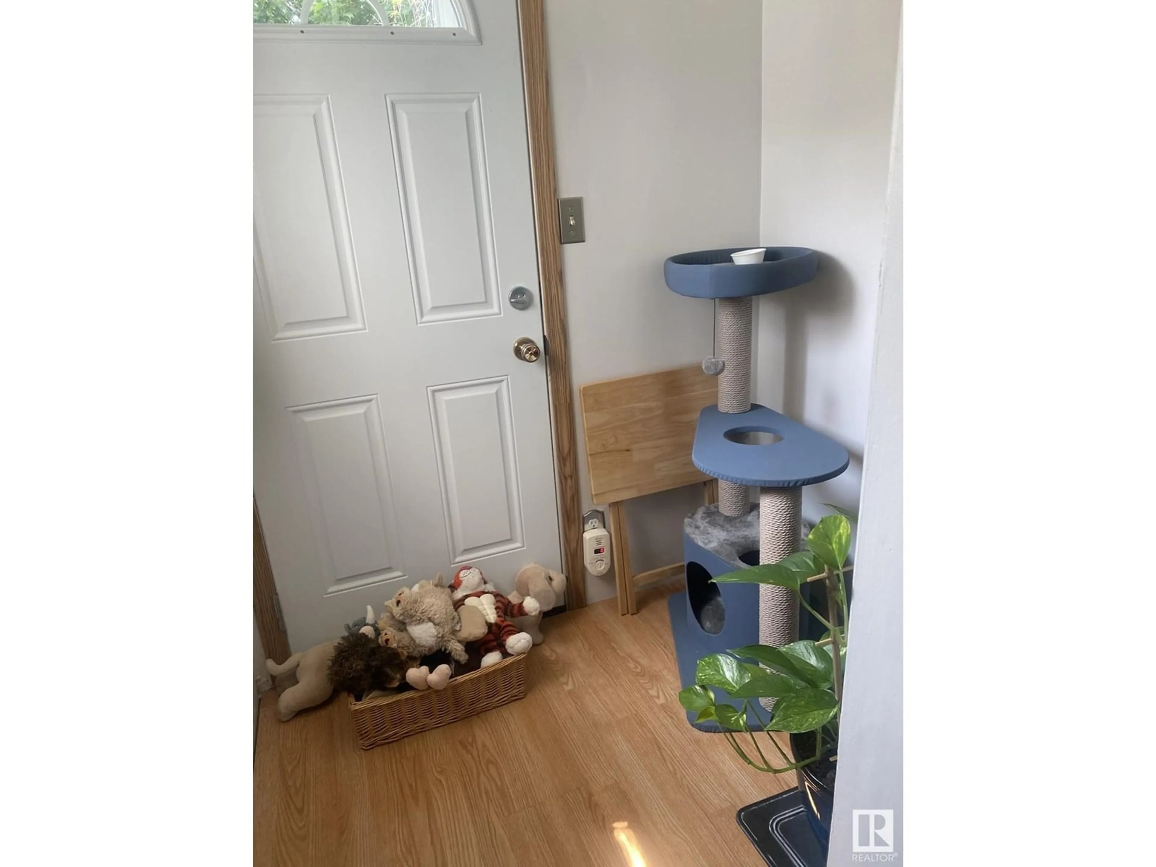 Indoor entryway for NW - 10807 152 ST, Edmonton Alberta T5P1Z4