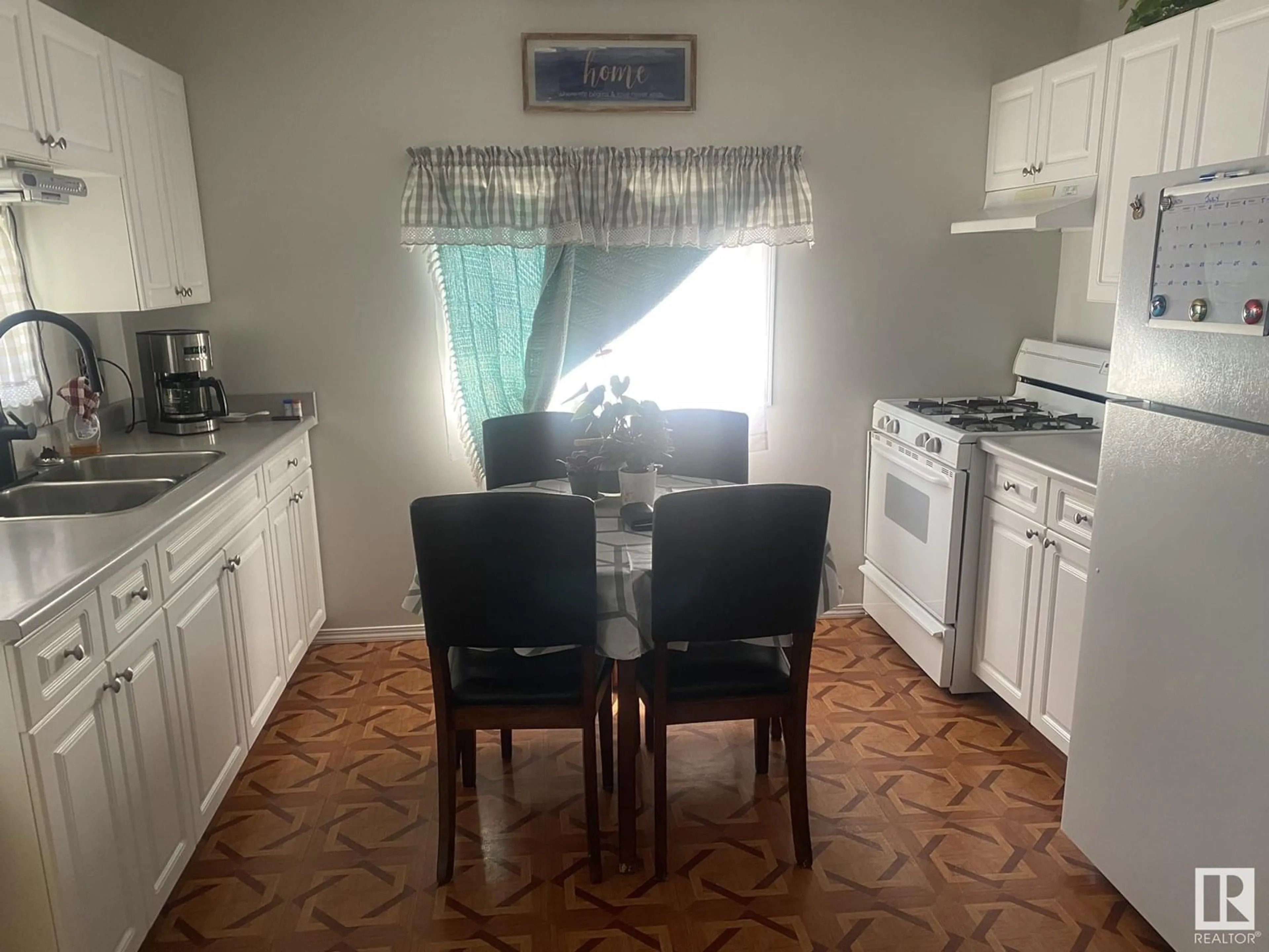 Standard kitchen, unknown for NW - 10807 152 ST, Edmonton Alberta T5P1Z4