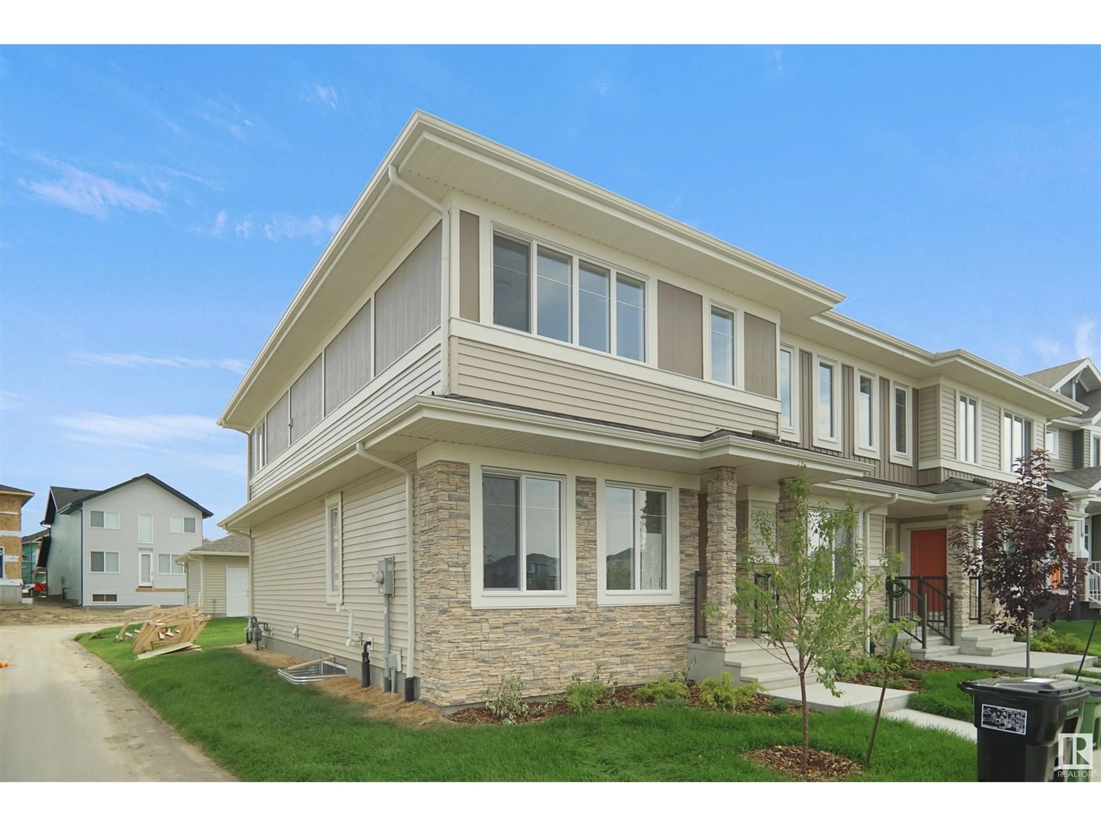 Home with vinyl exterior material, unknown for 19445 22 AV, Edmonton Alberta T6M3J3
