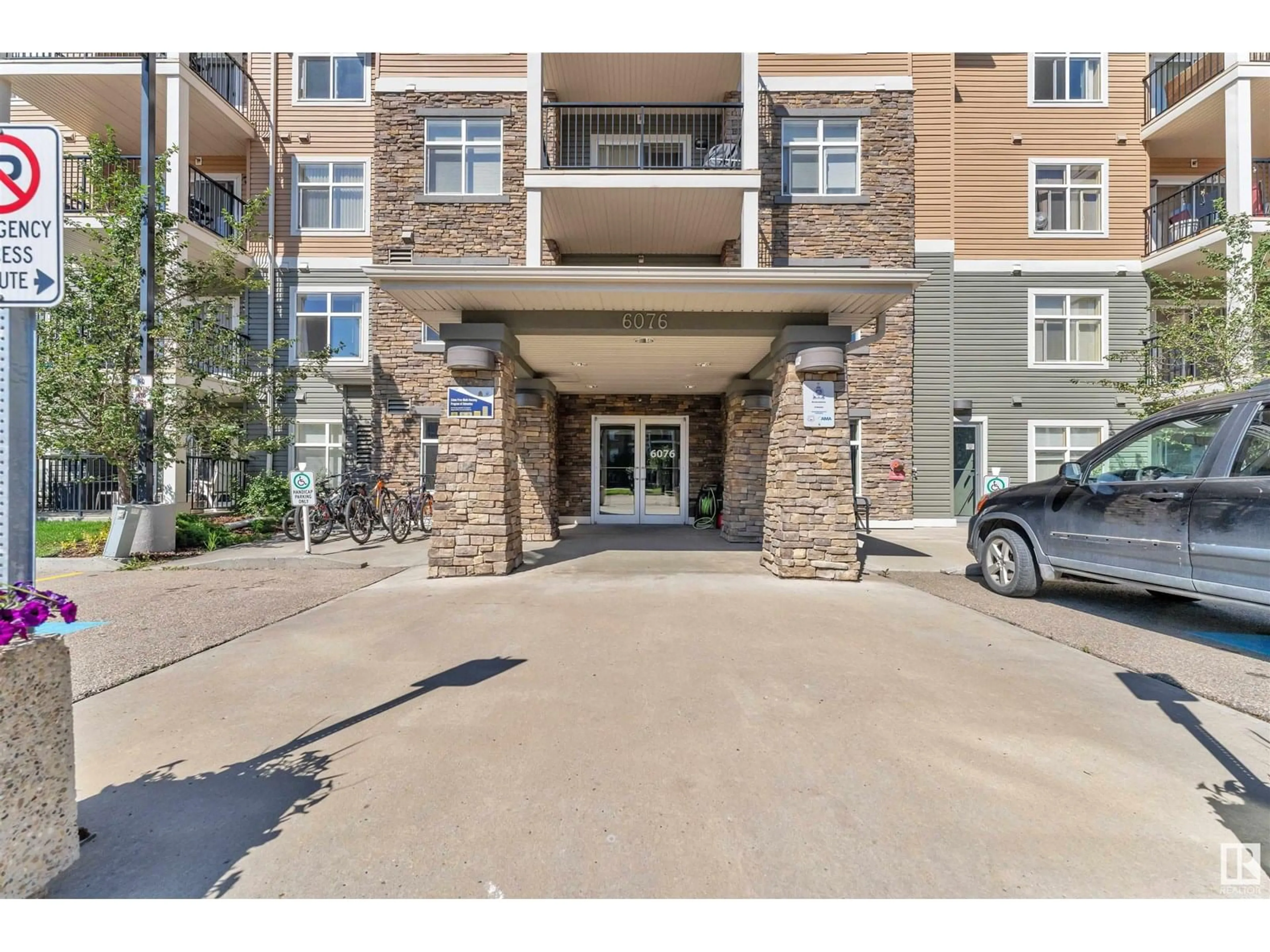 Indoor foyer for 228 - 6076 SCHONSEE WY, Edmonton Alberta T5Z0K8