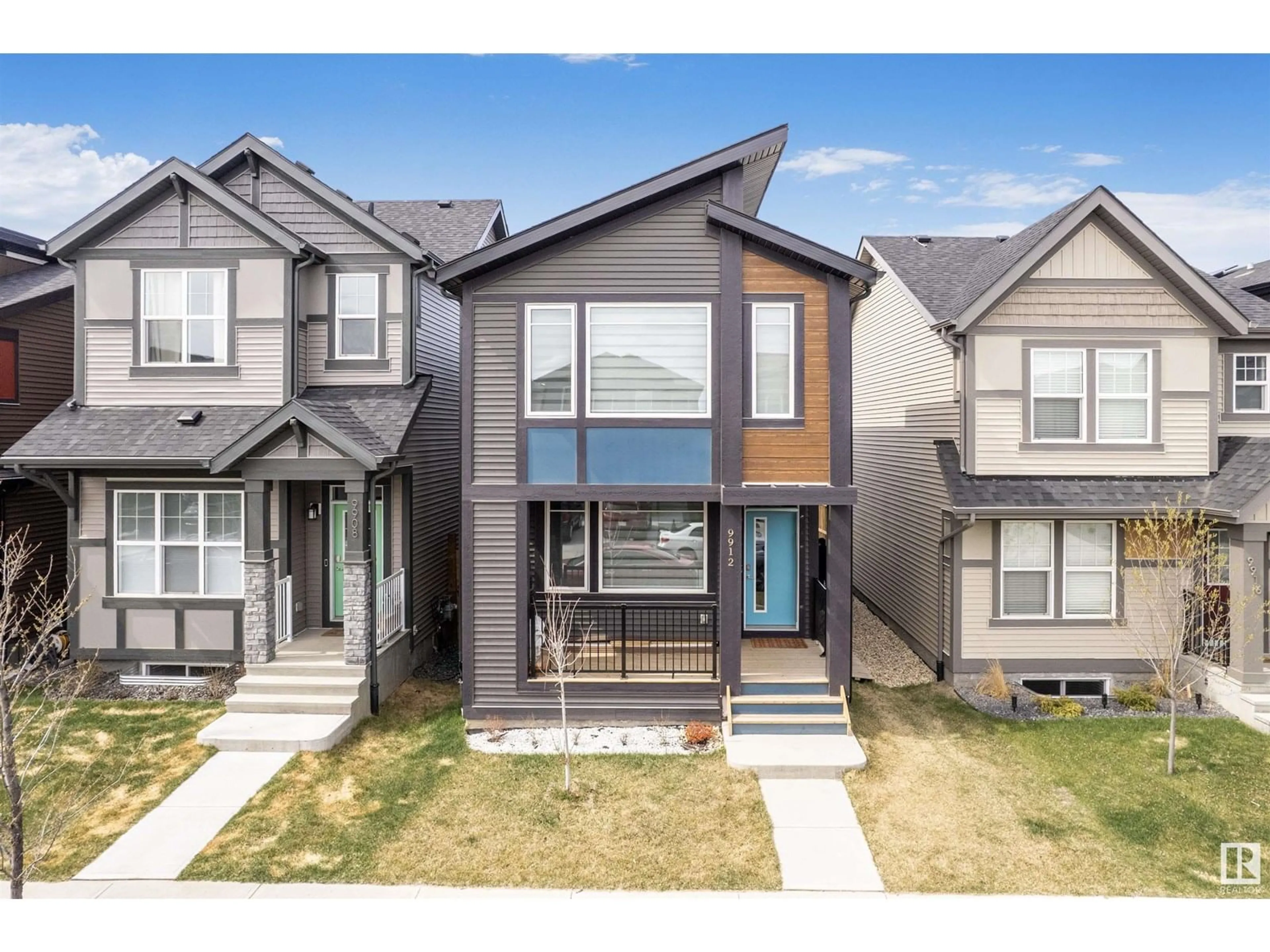 Home with vinyl exterior material, street for NW - 9912 226 ST, Edmonton Alberta T5T7V2