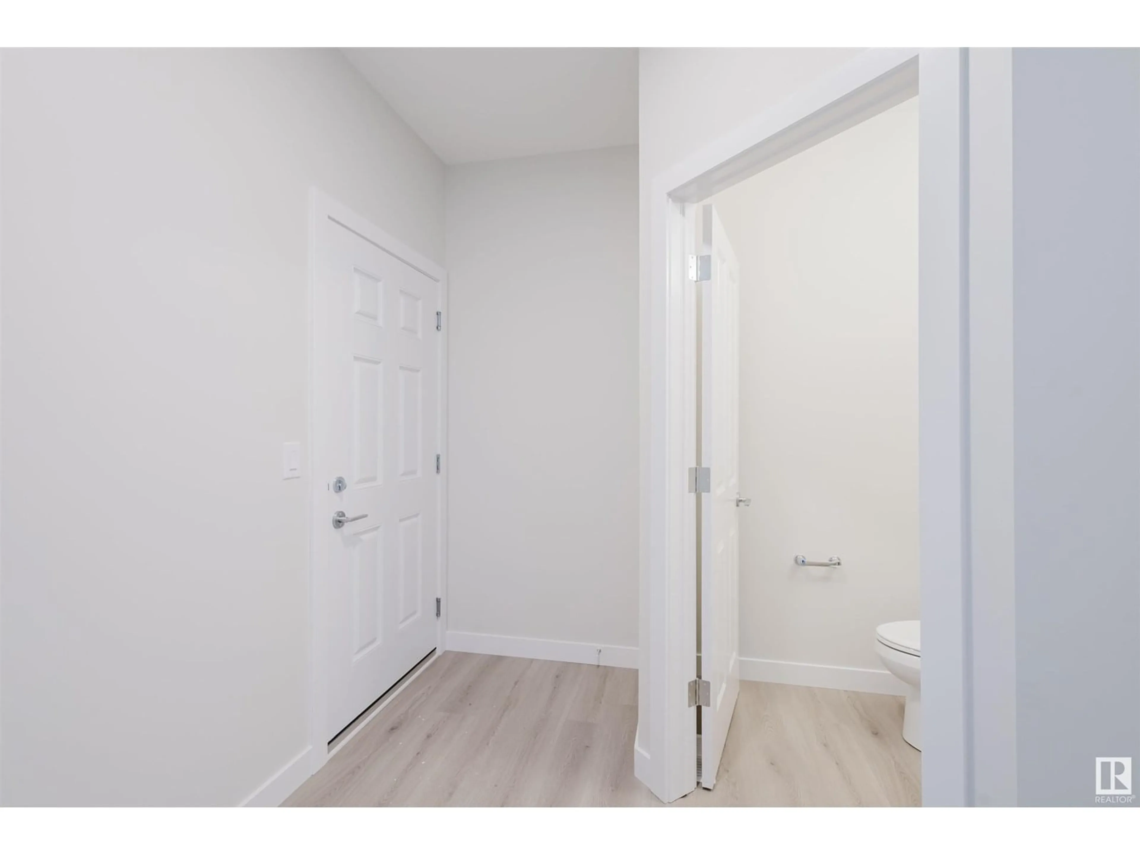 Indoor entryway for 5107 71 ST, Beaumont Alberta T4X3E5