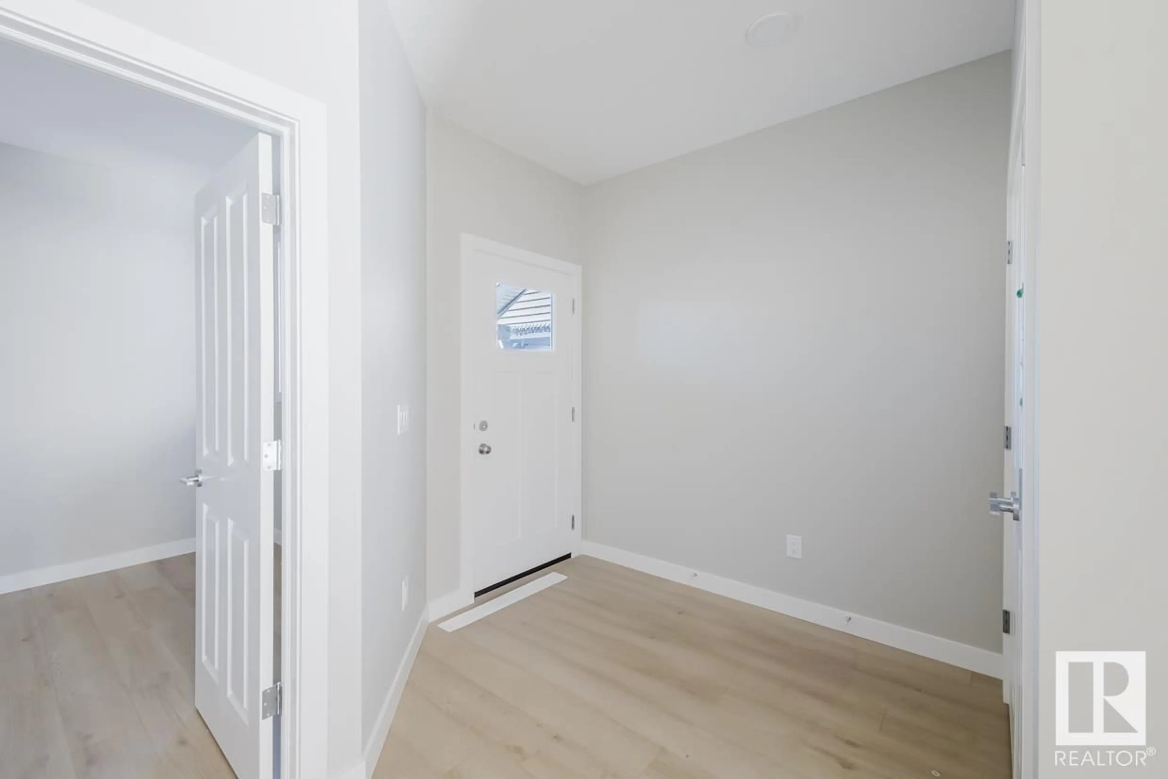 Indoor entryway for 5103 69 ST, Beaumont Alberta T4X3E4