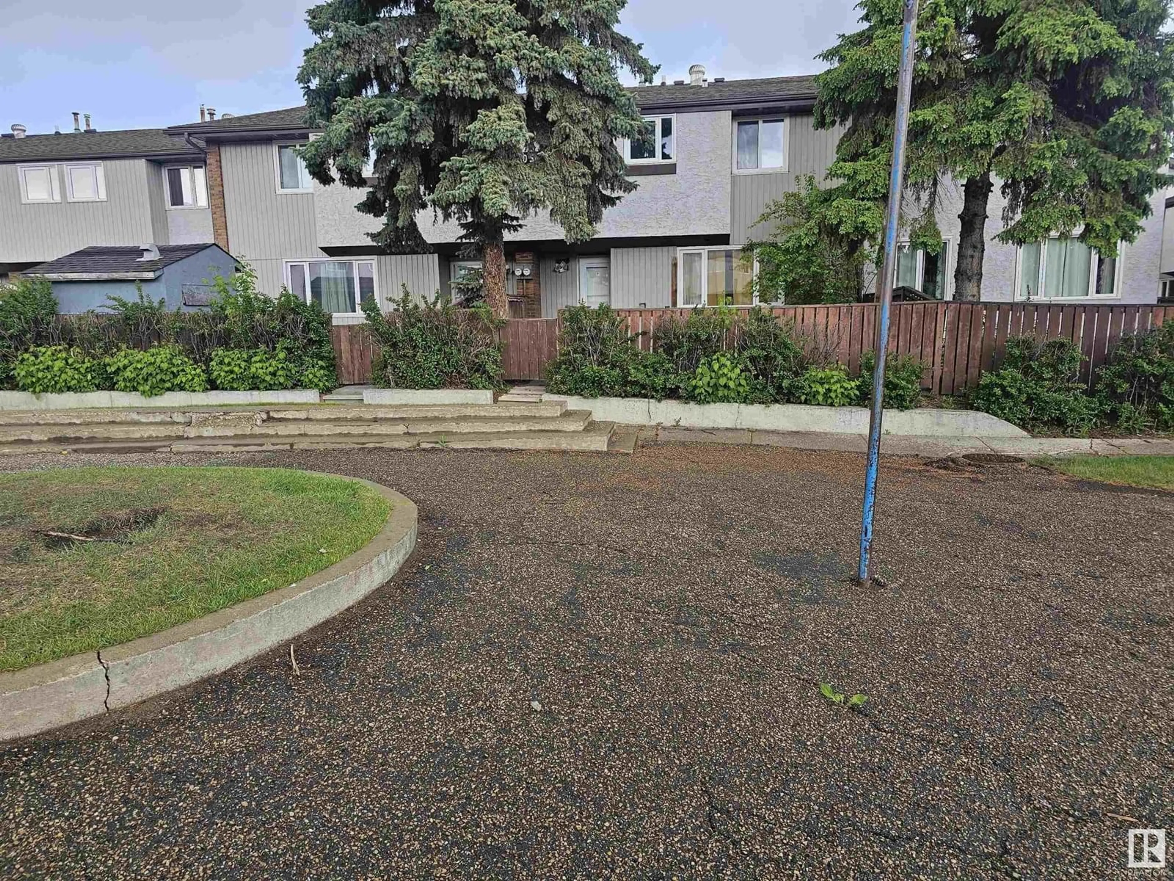 A pic from outside/outdoor area/front of a property/back of a property/a pic from drone, street for #2 - 14310 80 ST, Edmonton Alberta T5C1L6