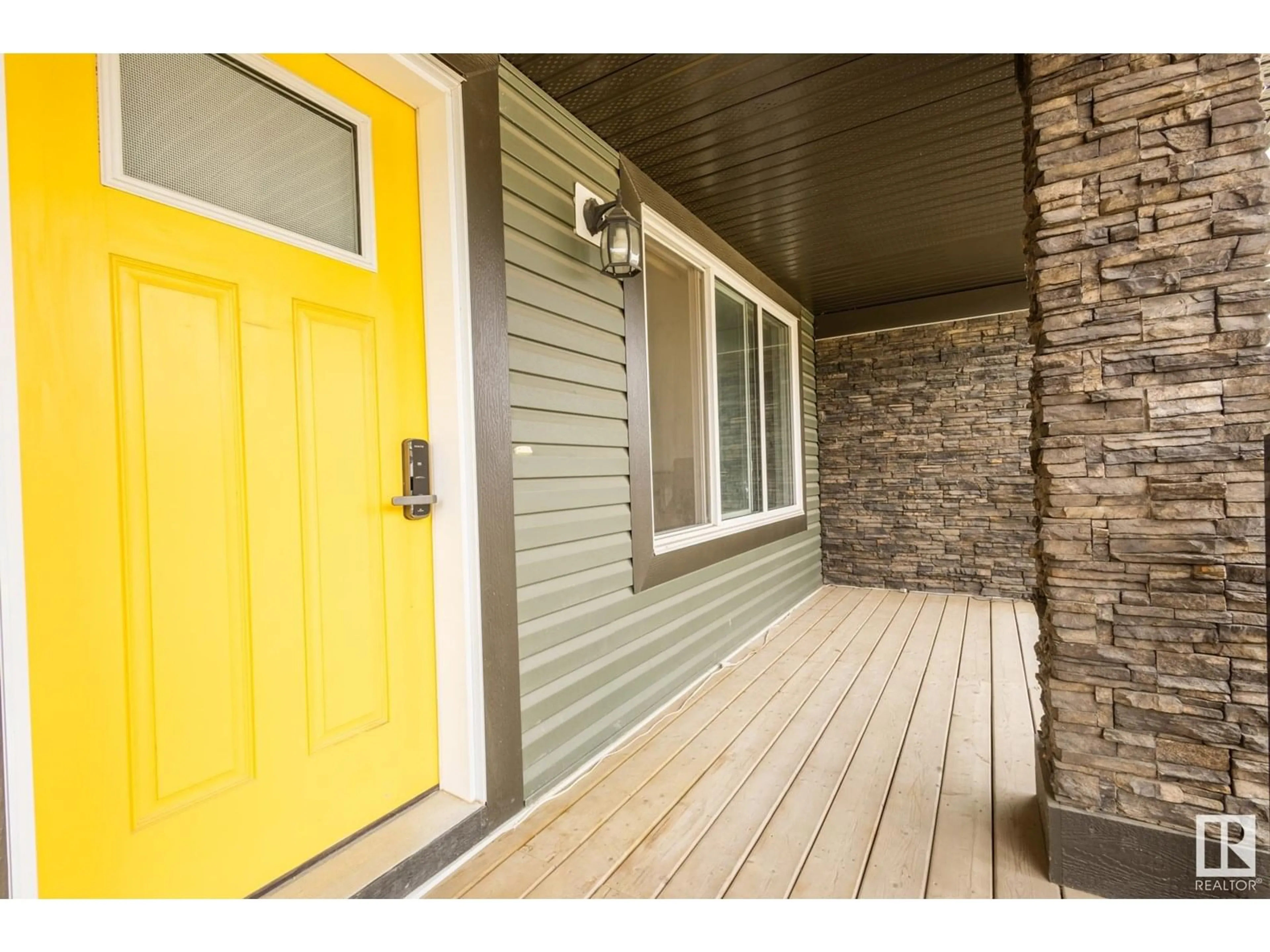 Indoor entryway for 6481 KING WD, Edmonton Alberta T6W3Z9