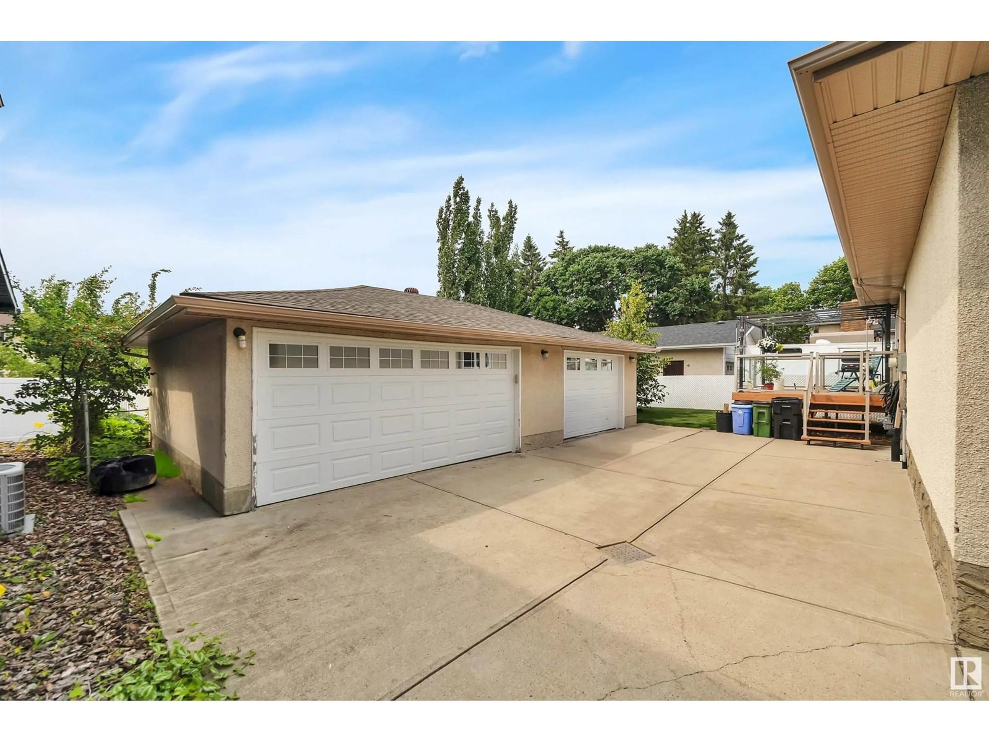 Unknown for 743 LEE RIDGE RD, Edmonton Alberta T6K0P6