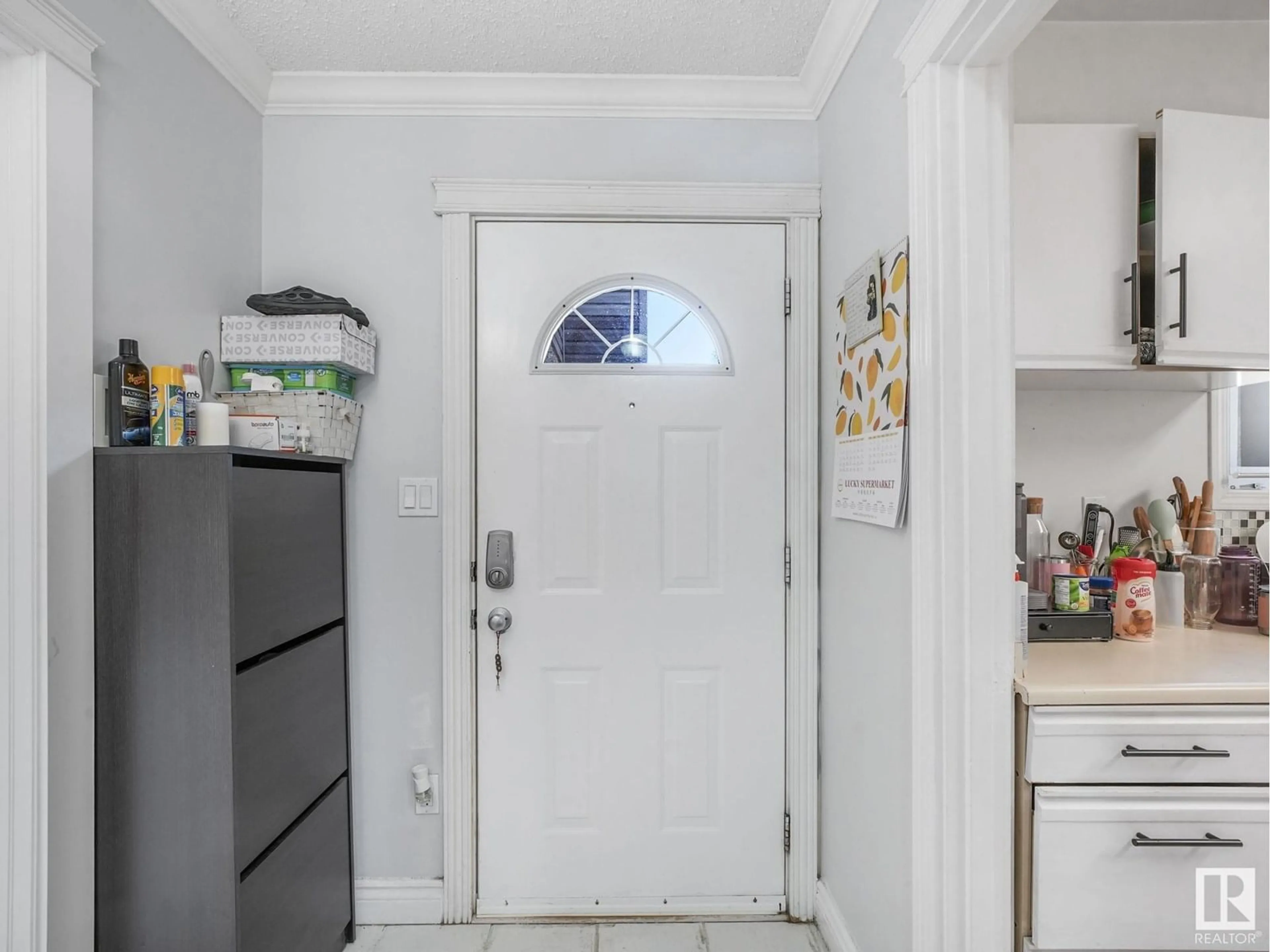 Indoor entryway for 17010 100 ST, Edmonton Alberta T5X5E1