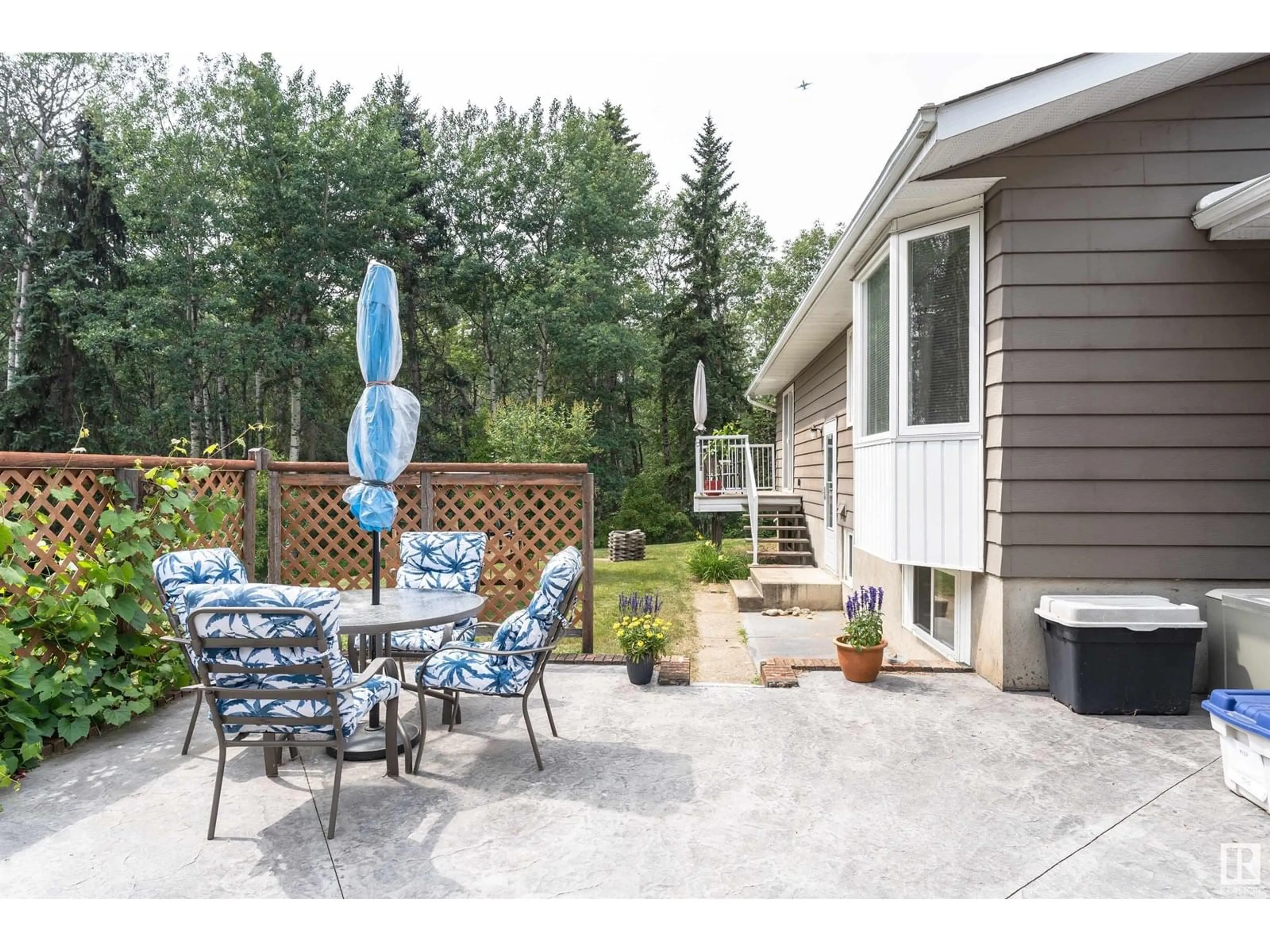 Patio, unknown for 51028 RGE ROAD 261, Rural Parkland County Alberta T7Y1B9