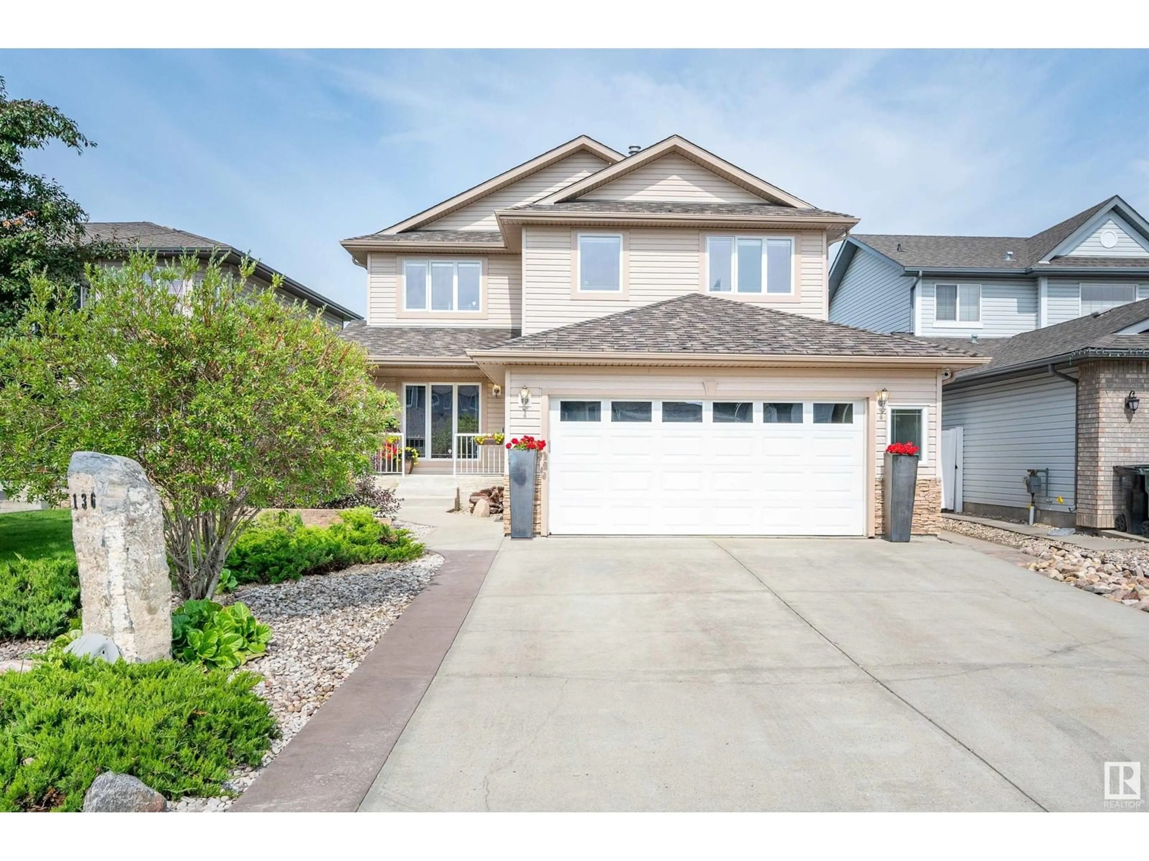 Home with vinyl exterior material, street for 136 FOXTAIL PT, Sherwood Park Alberta T8A6P1