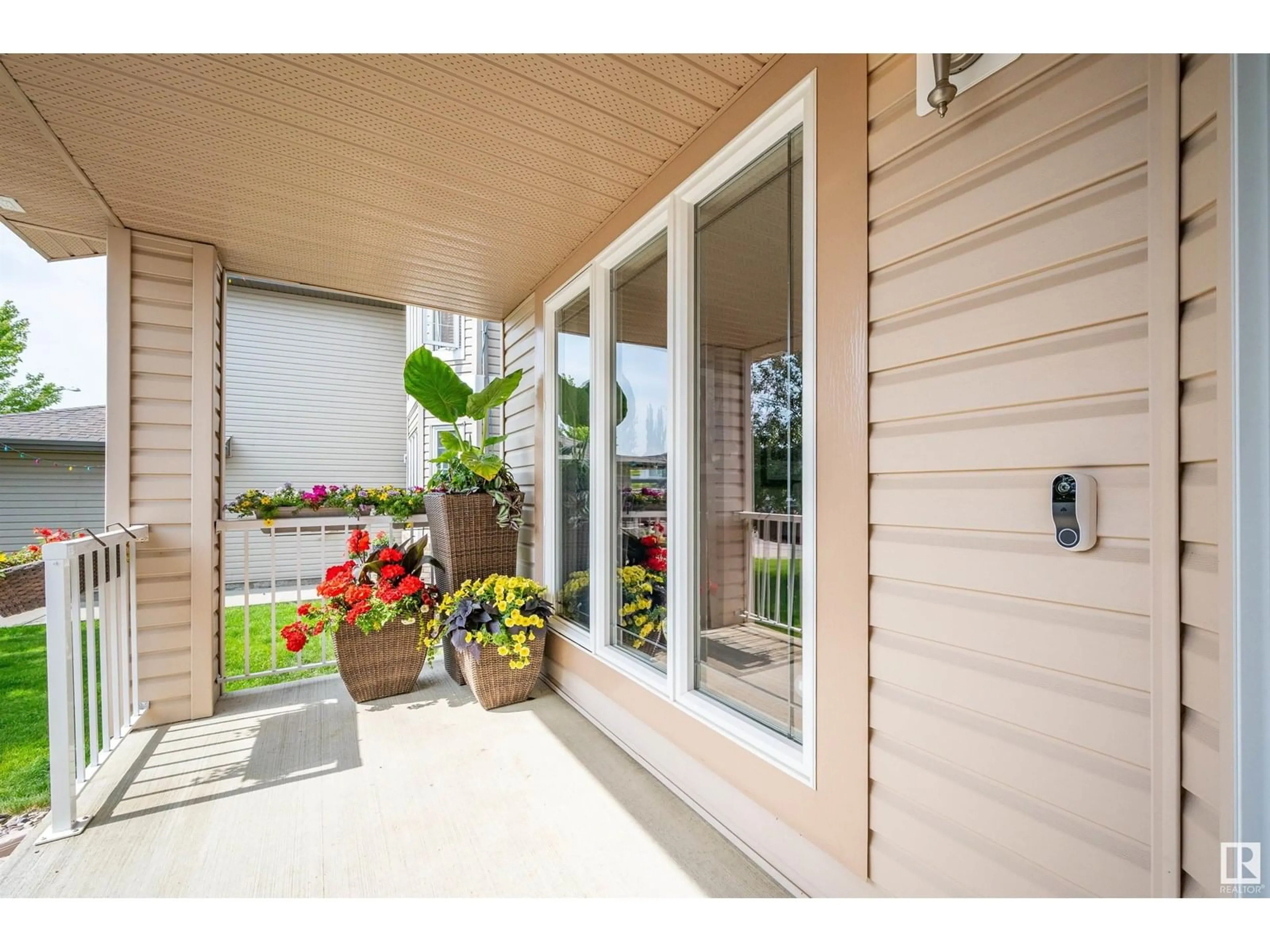 Indoor entryway for 136 FOXTAIL PT, Sherwood Park Alberta T8A6P1